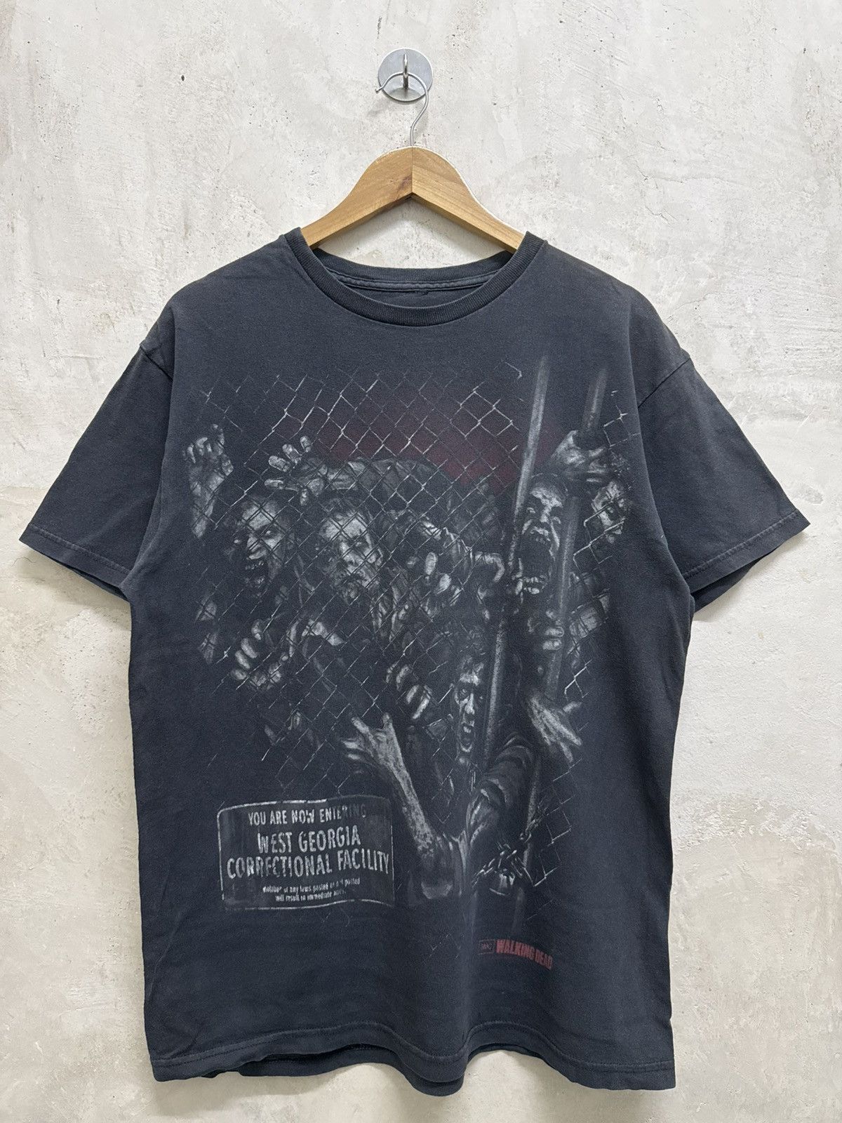 Vintage Thrashed Walking Dead AOP Mega Print Zombies T-shirt Size US M / EU 48-50 / 2 - 1 Thumbnail