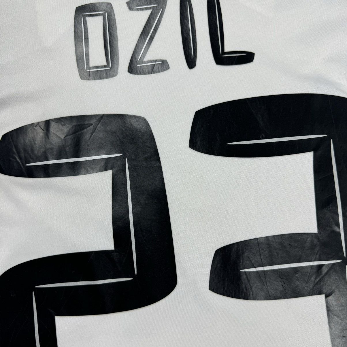 Adidas Vintage Real Madrid ‘OZIL’ Home Jersey Size US S / EU 44-46 / 1 - 13 Thumbnail