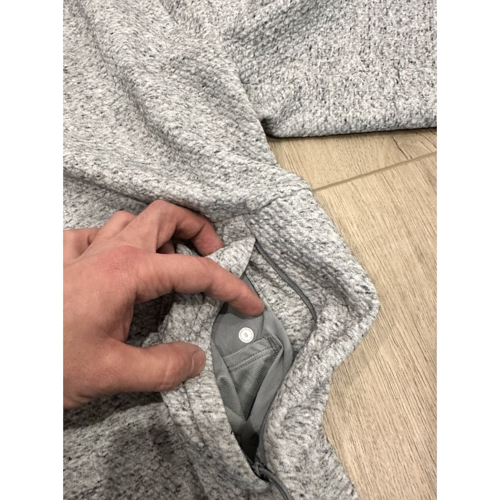 Lululemon Lululemon At Ease Hoodie Performance Sweatshirt Gray Textured Mens Size S Small Size US S / EU 44-46 / 1 - 7 Thumbnail