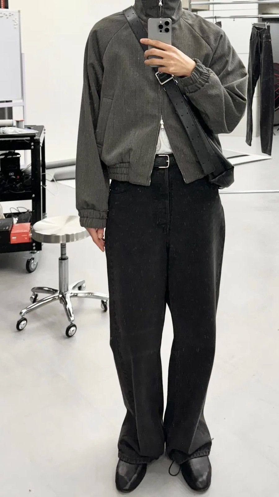 Vuja De WES RELAXED FIT NANOMIST JEANS IN ESPRESSO Size US 32 / EU 48 - 2 Thumbnail
