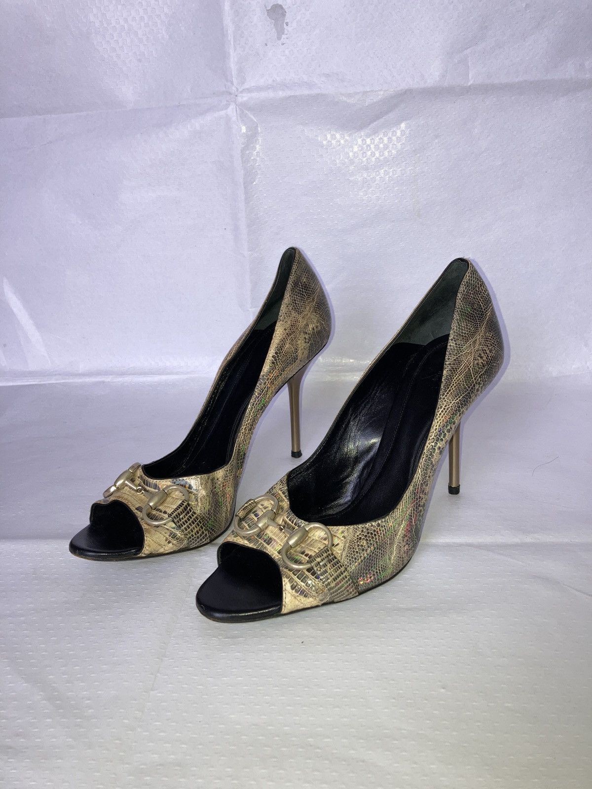 Gucci Gucci gold gold exotic leather Vintage Heels Size US 9.5 / IT 39.5 - 1 Thumbnail