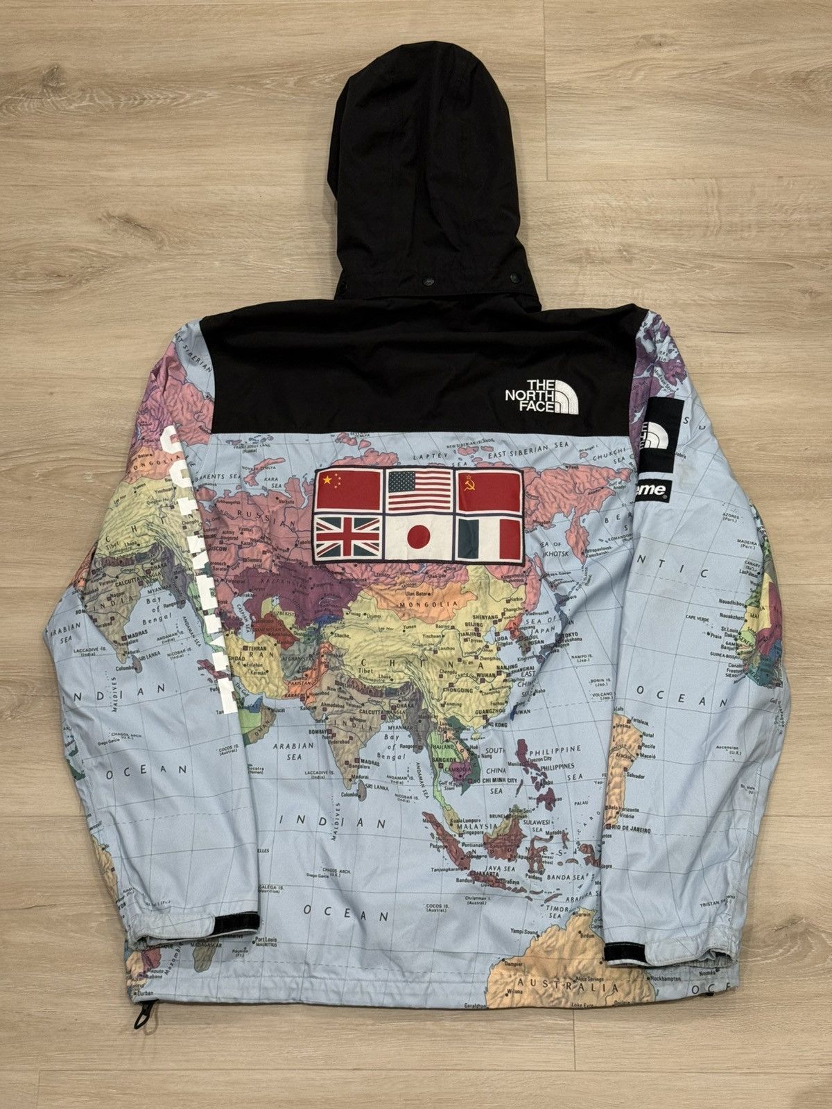 Supreme × The North Face Supreme/TNF Atlas World Map Expedition Mountain Jacket Size US L / EU 52-54 / 3 - 17 Thumbnail