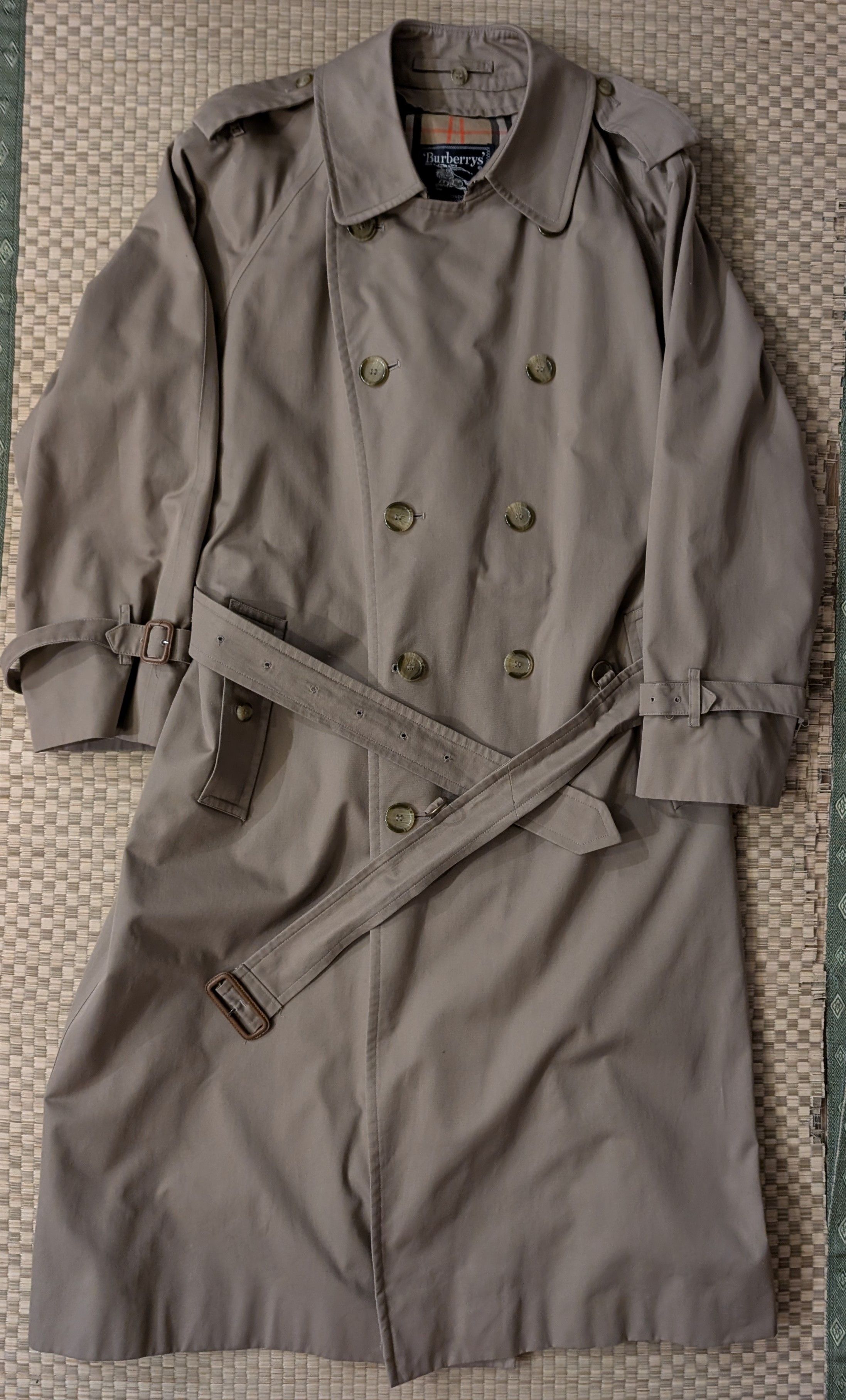 Burberry Burberry's of London Trench Coat Men's Size L/42 Size US L / EU 52-54 / 3 - 1 Thumbnail