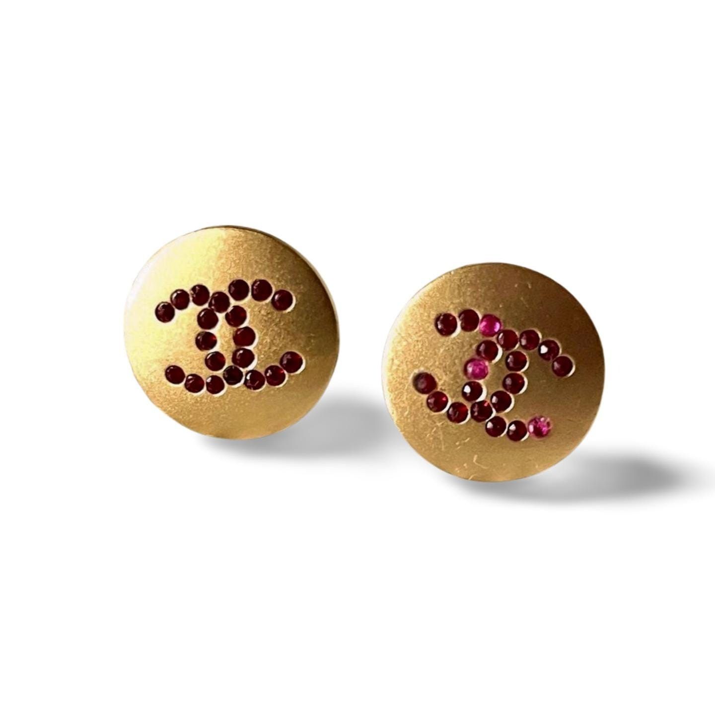 Chanel Vintage CHANEL golden round stud earrings with red crystals Size ONE SIZE - 9 Thumbnail