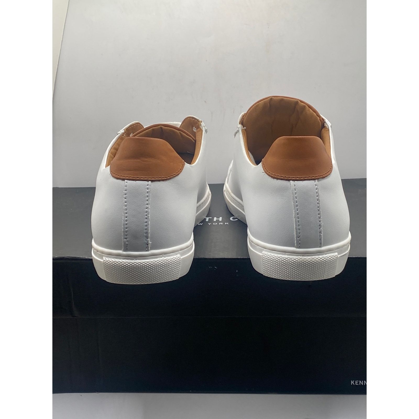 Bruno Magli Bruno Magli Daniel Low Top Sneaker (Men) Size 7 Size US 7 / EU 40 - 4 Thumbnail