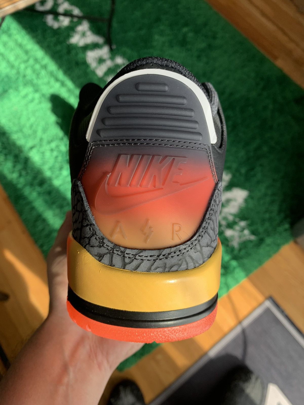 J Balvin × Jordan Brand Jordan 3 J Balvin Rio Size US 10.5 / EU 43-44 - 15 Thumbnail
