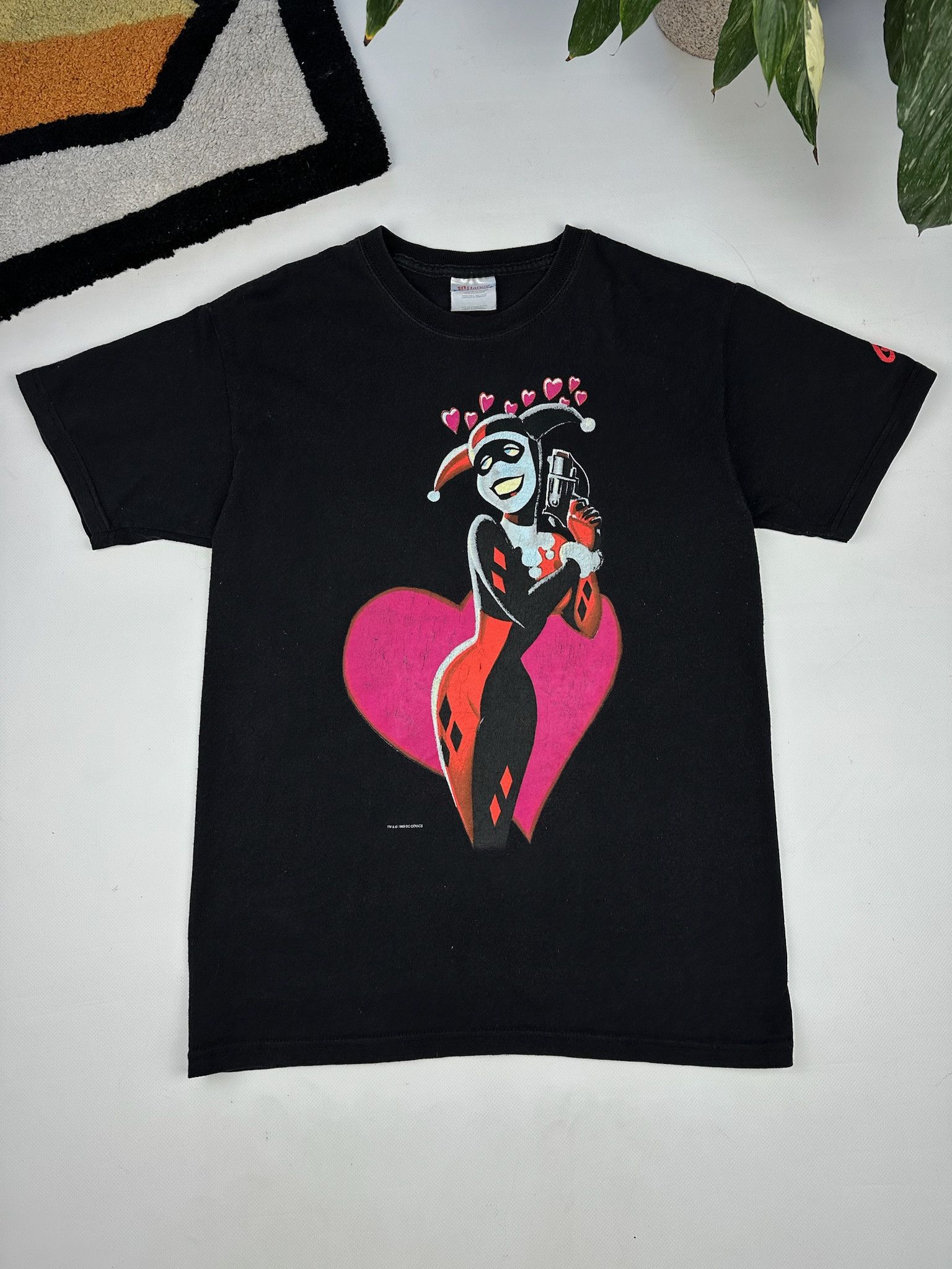 DC Comics 90's Vintage T-shirt Graphiti Harley Quinn joker batman Size US S / EU 44-46 / 1 - 1 Thumbnail