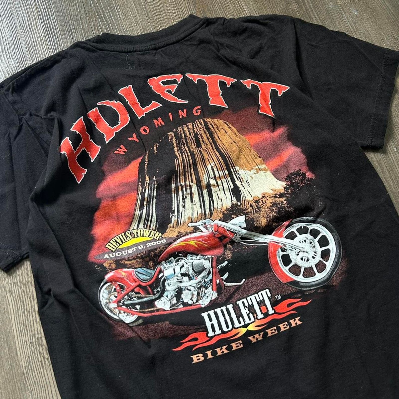 Harley Davidson Y2K Hulett Bike Week Devils Tower Black Motorcycle Tee. Sz M Size US M / EU 48-50 / 2 - 2 Thumbnail