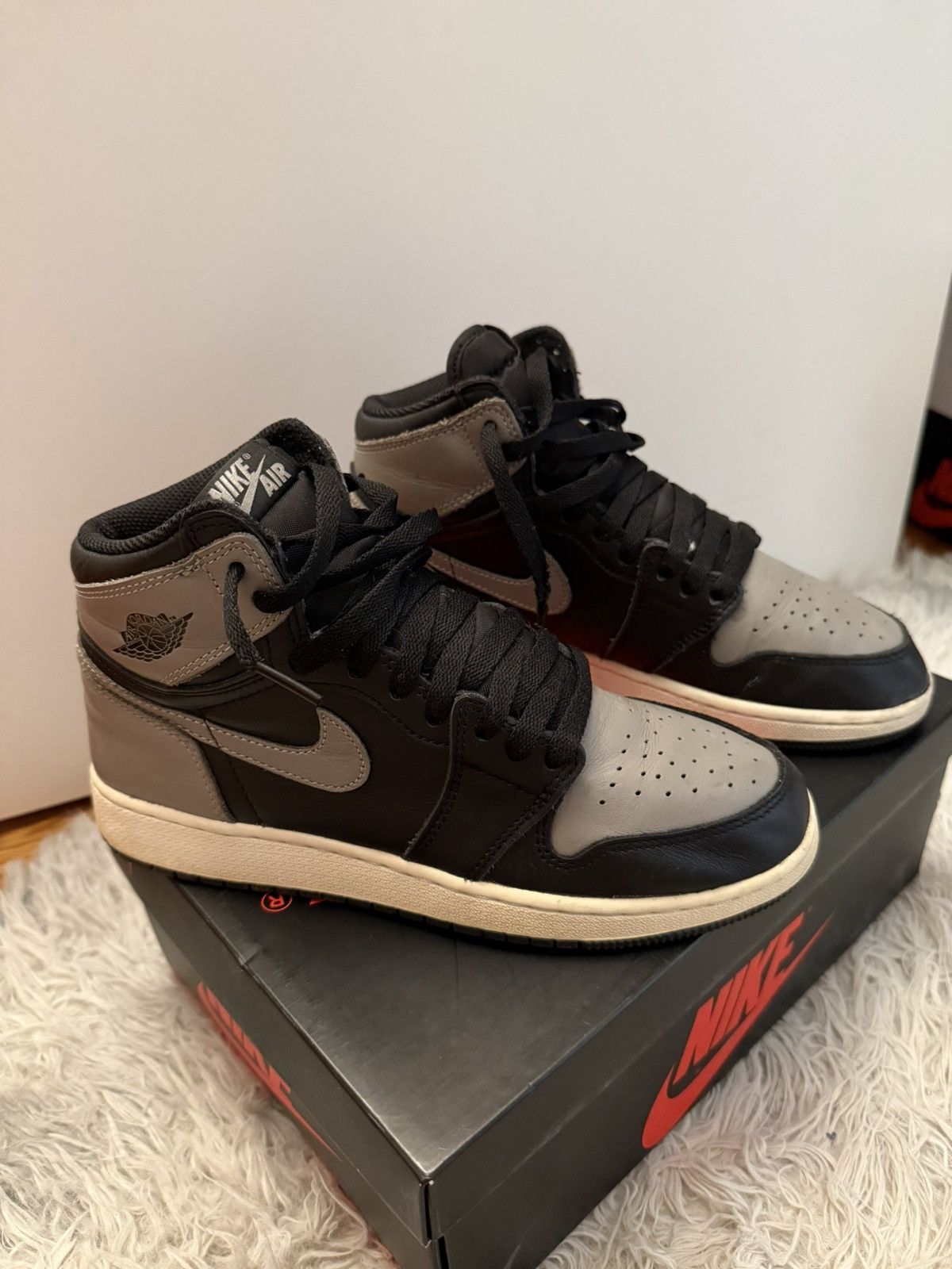 Jordan Brand Air Jordan Retro 1 High OG BG Shadow Size US 6 / EU 39 - 8 Thumbnail