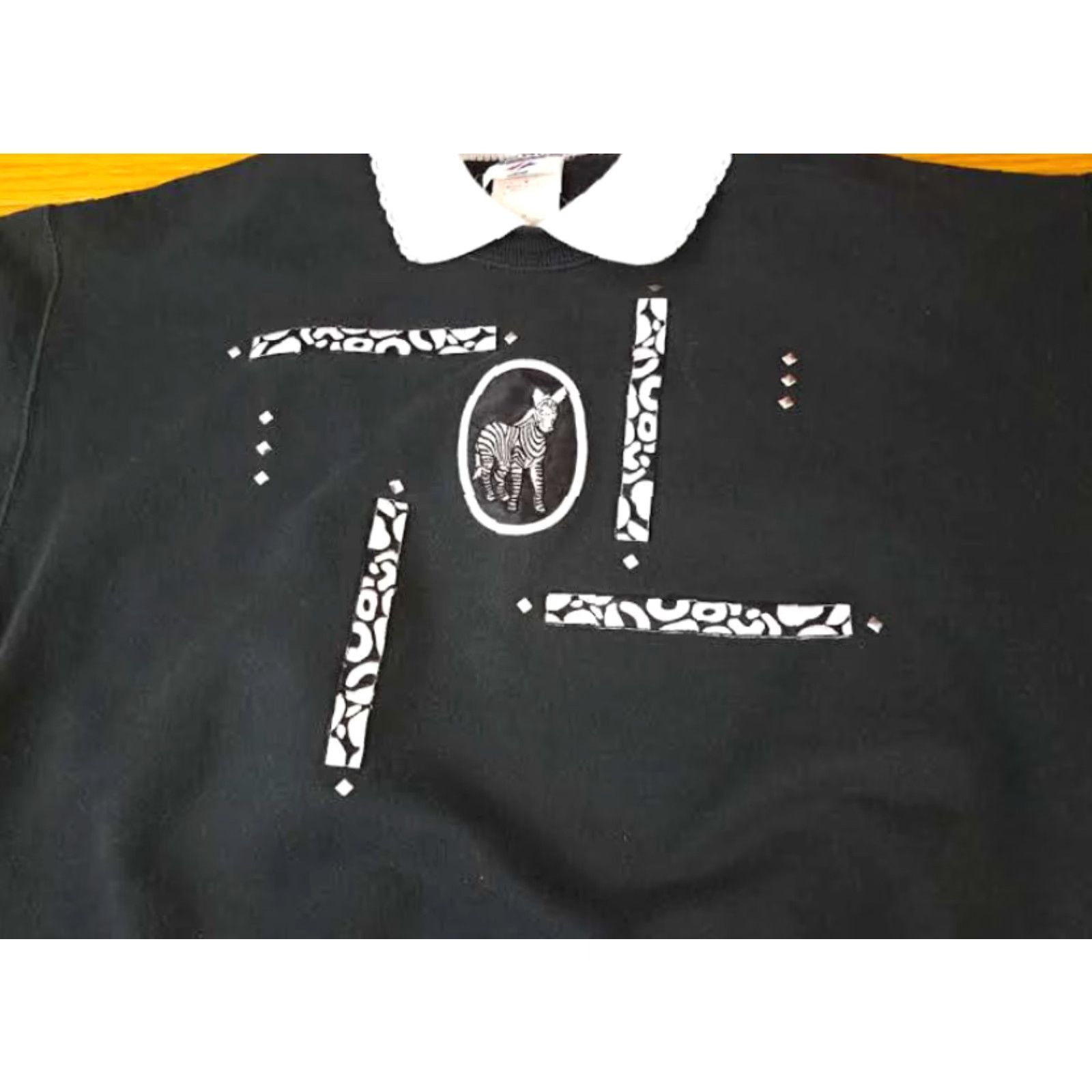 Jerzees VINTAGE Jerzees Sweatshirt Collared Zebra Embroidered Women M Black Long Sleeve Pullover 100% Cotton Canvas Activewear Ladies Regular Size M / US 6-8 / IT 42-44 - 2 Thumbnail