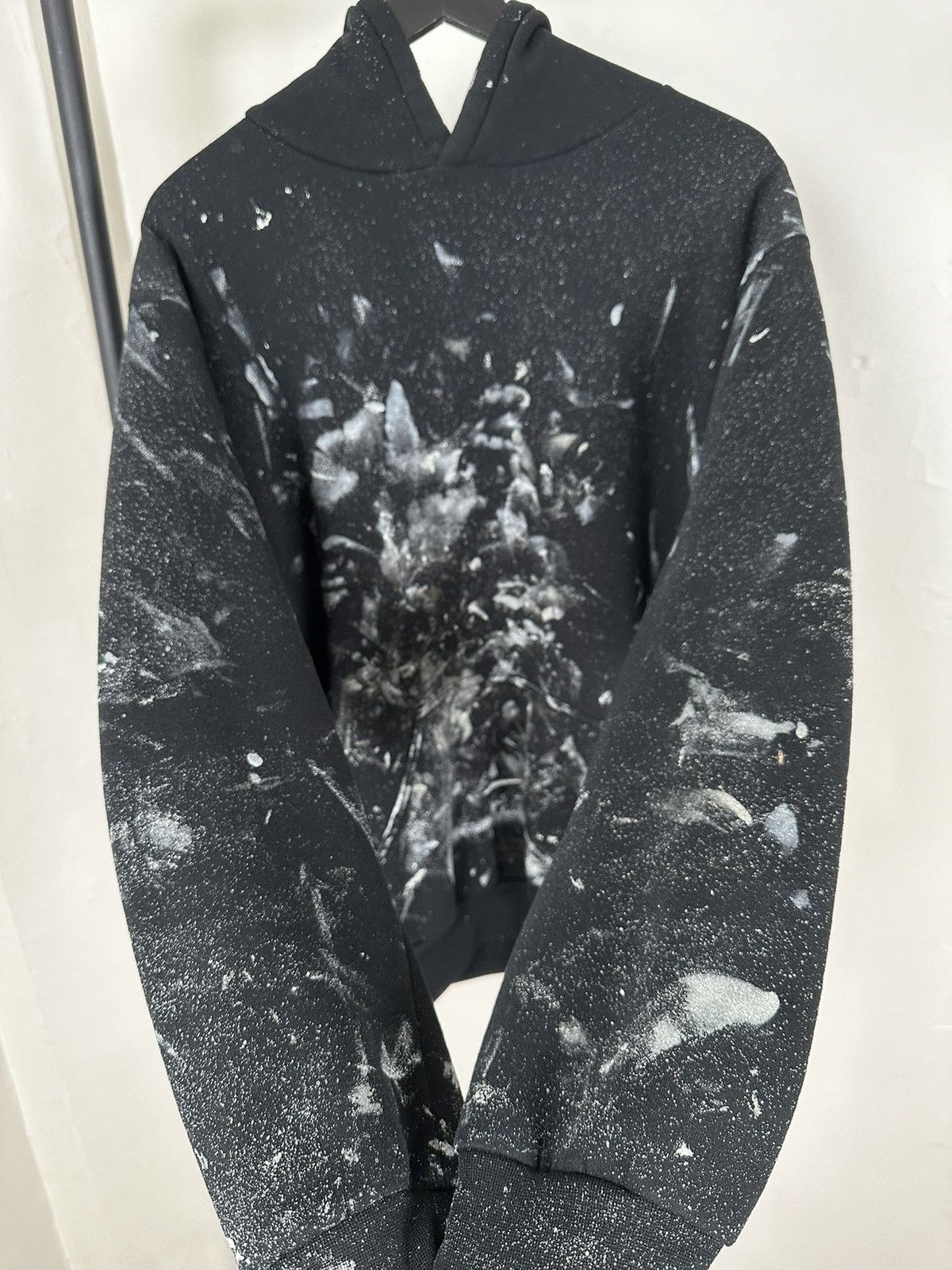 Vintage (XL) PAINT THRASHED Black Vintage Hoodie Size US XL / EU 56 / 4 - 1 Thumbnail