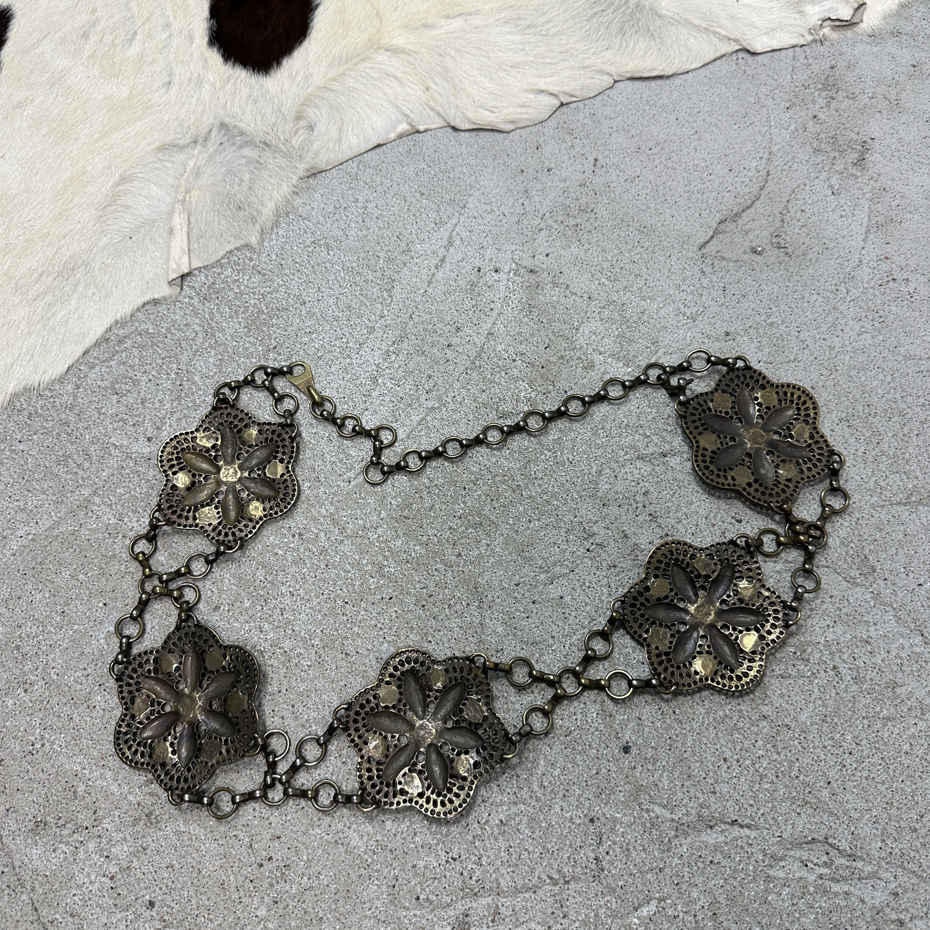 Vintage Vintage Avant Garde Metal Chained Flowers Belt Y2K Size ONE SIZE - 4 Thumbnail