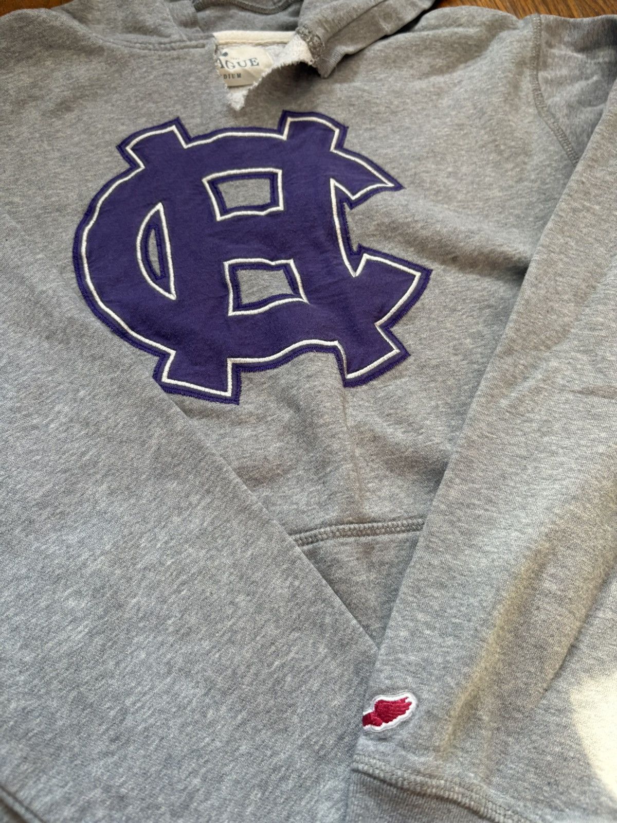 Vintage Distressed Holy Cross Crusaders Hoodie Vintage Size US M / EU 48-50 / 2 - 2 Thumbnail