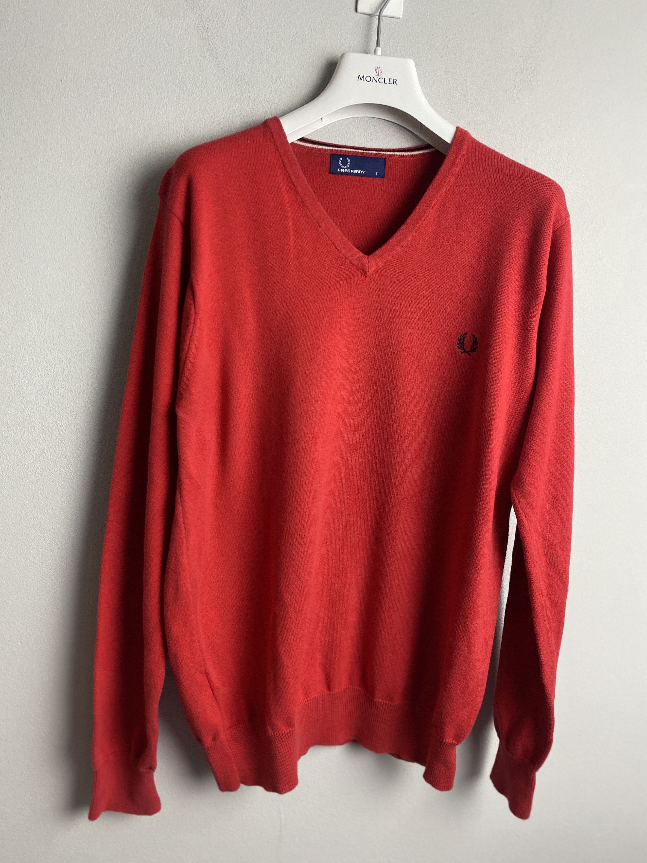 Fred Perry Fred Perry small logo v neck sweater cotton knitwear Size US S / EU 44-46 / 1 - 1 Thumbnail