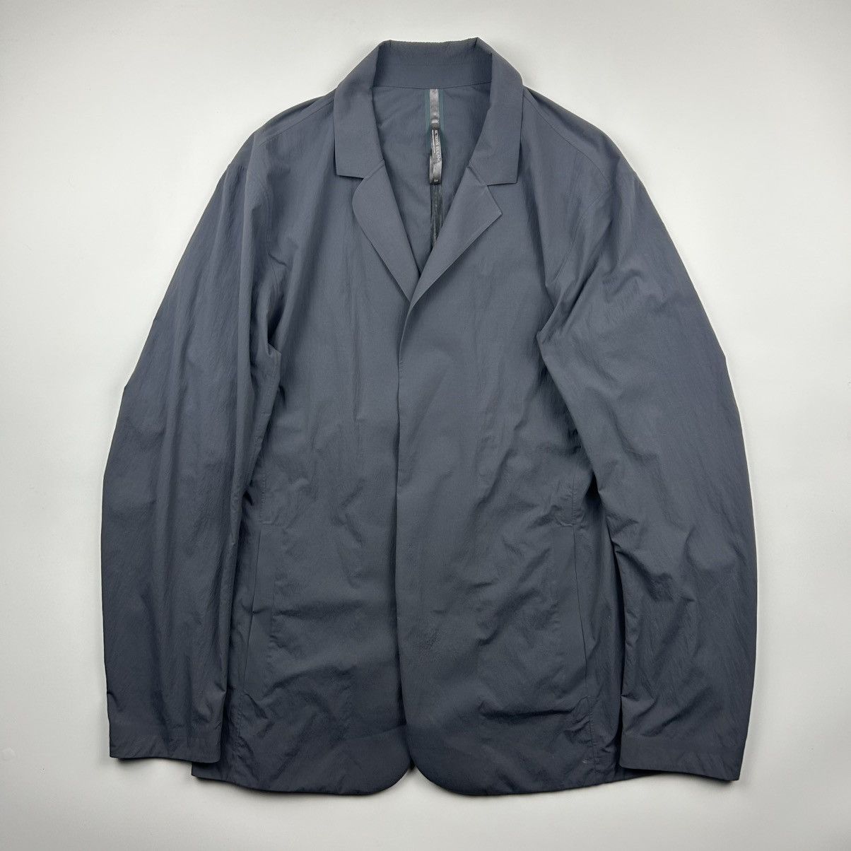 美品 ARC’TERYX VEILANCE BLAZER LT 紫 サイズL Blazer LT Jacket Men's – Arc'teryx Tokyo Ginza