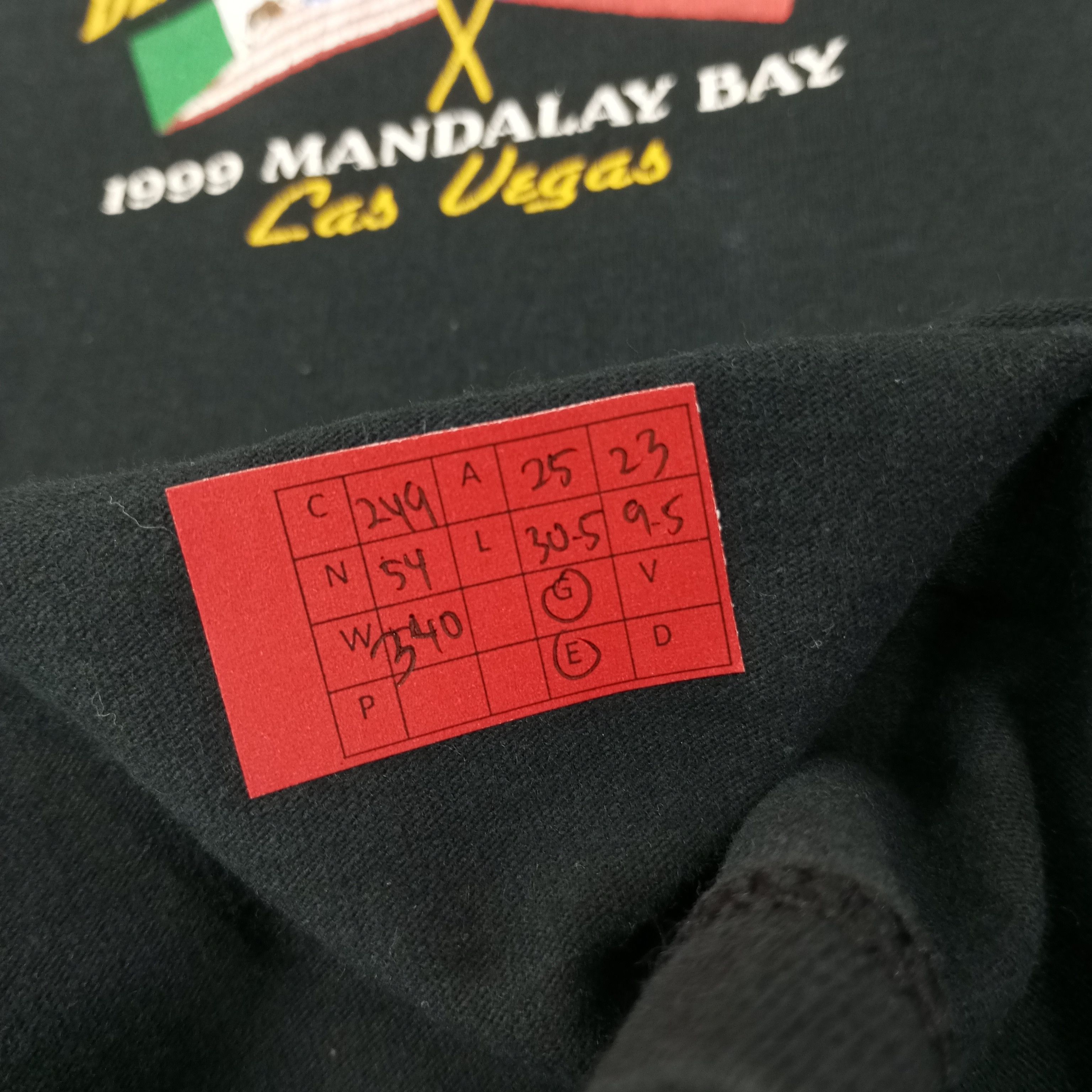 Fruit Of The Loom De La Hoya Trinidad Boxing 1999 Mandalay Bay Tshirt c249n54 Size US XXL / EU 58 / 5 - 8 Thumbnail