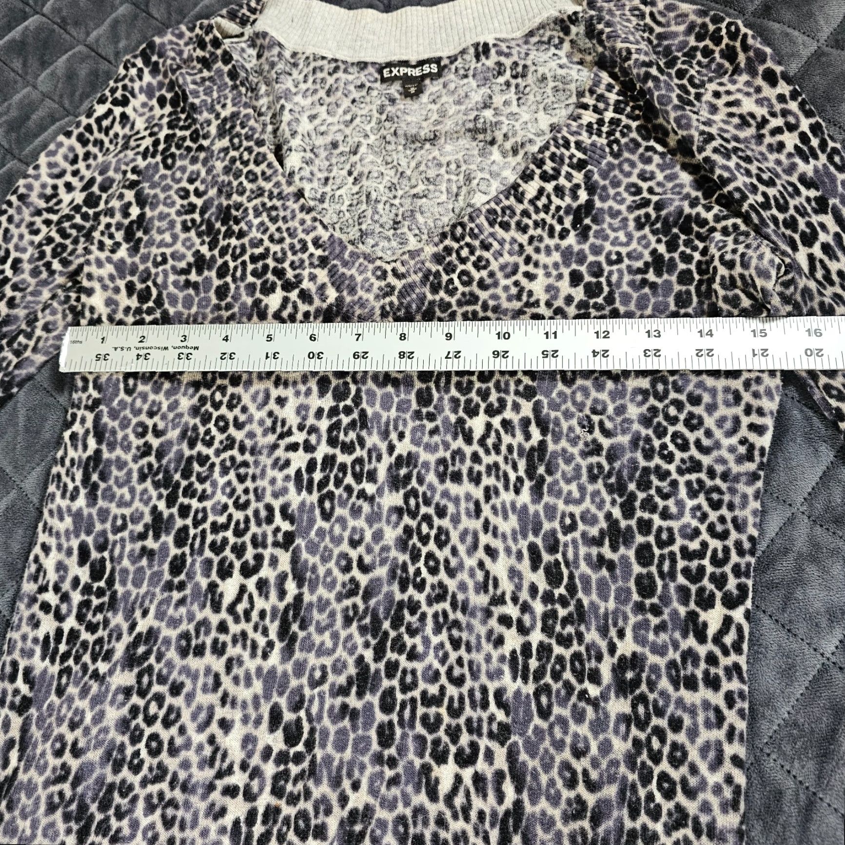 Express Express Blouse Women M Gray Leopard Long Sleeve V-Neck Casual Business Shirt Size M / US 6-8 / IT 42-44 - 5 Thumbnail