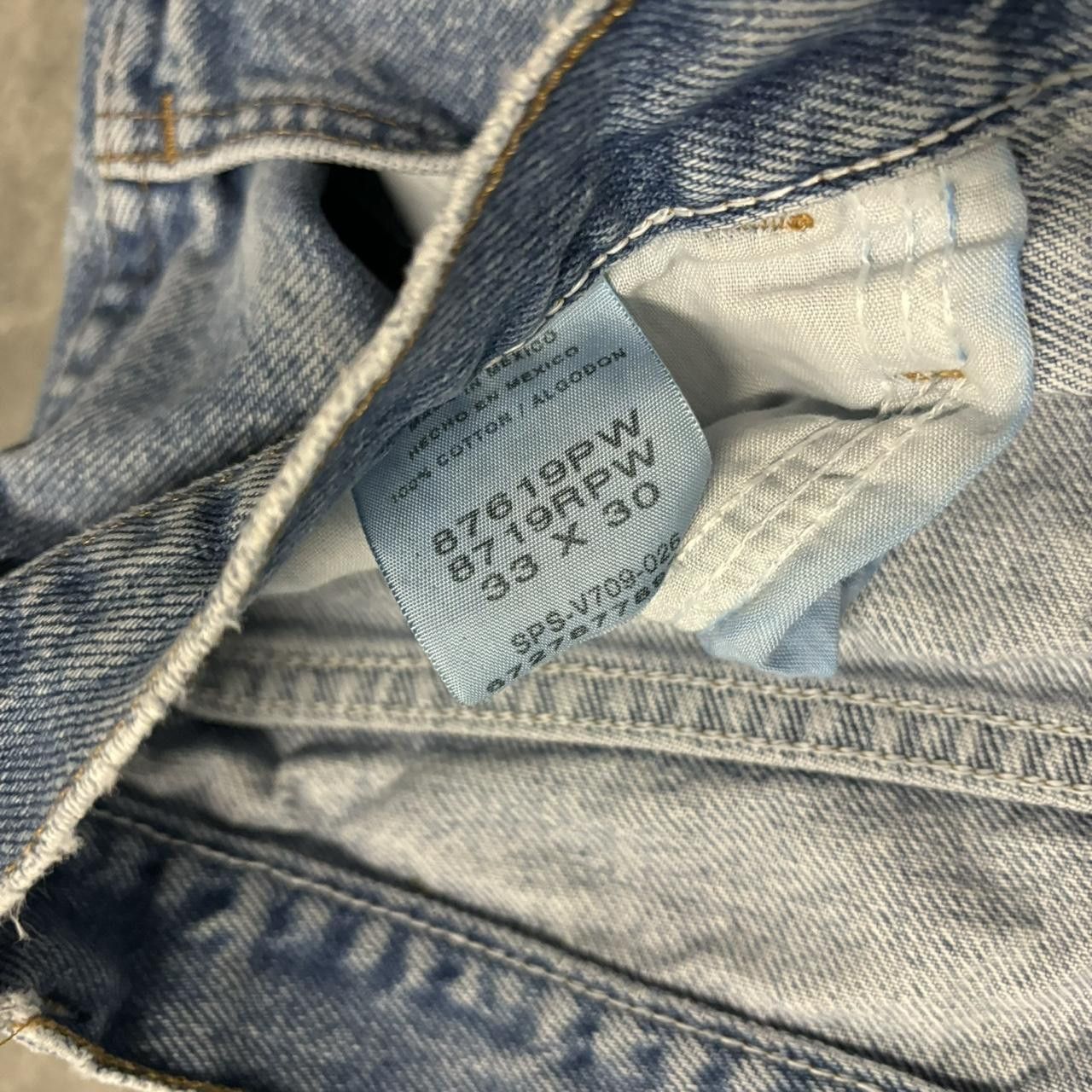 Japanese Brand × Vintage Crazy Vintage Y2K/2000s Grunge Faded Light Wash Essential Denim Jeans! Size US 32 / EU 48 - 8 Thumbnail