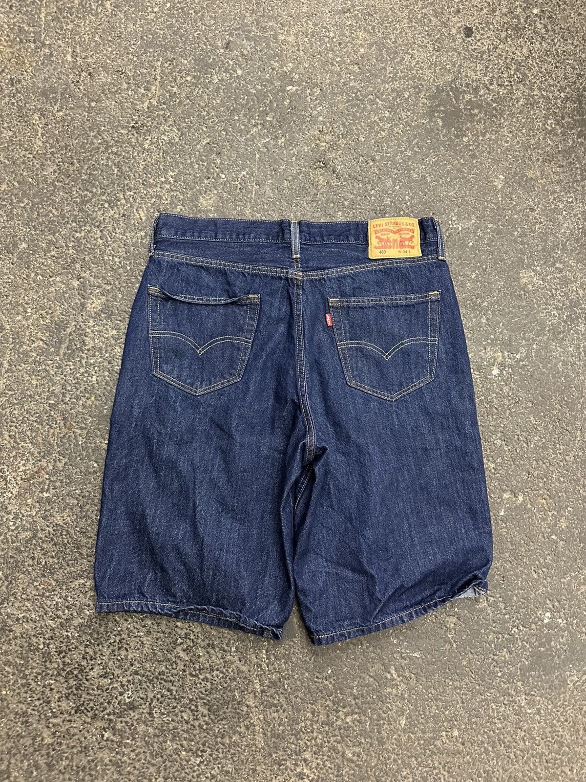 Levi's × Vintage Y2K Levi’s 569 jorts Size US 34 / EU 50 - 1 Thumbnail