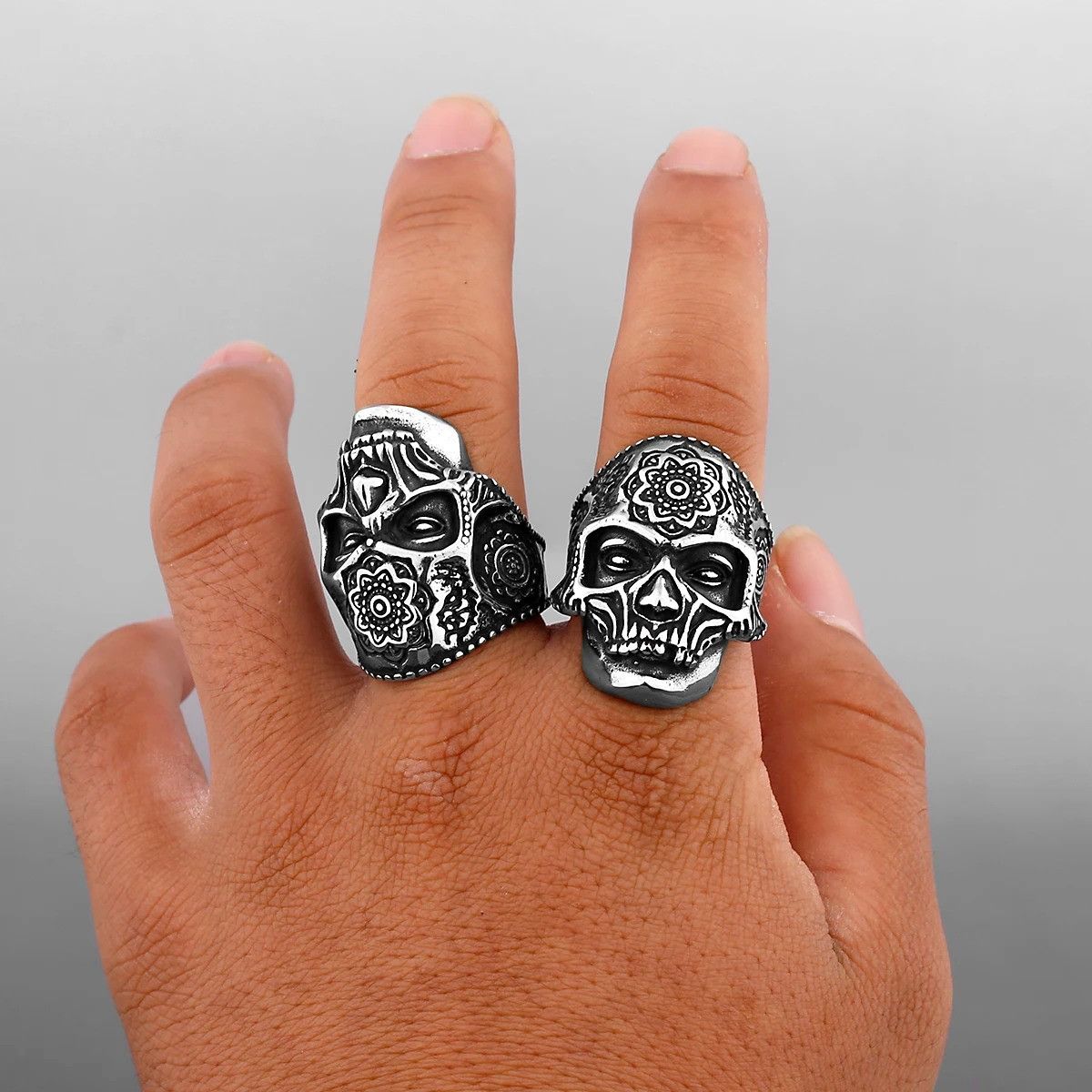 Vintage Heavy Skull Ring Size 44 - 2 Thumbnail