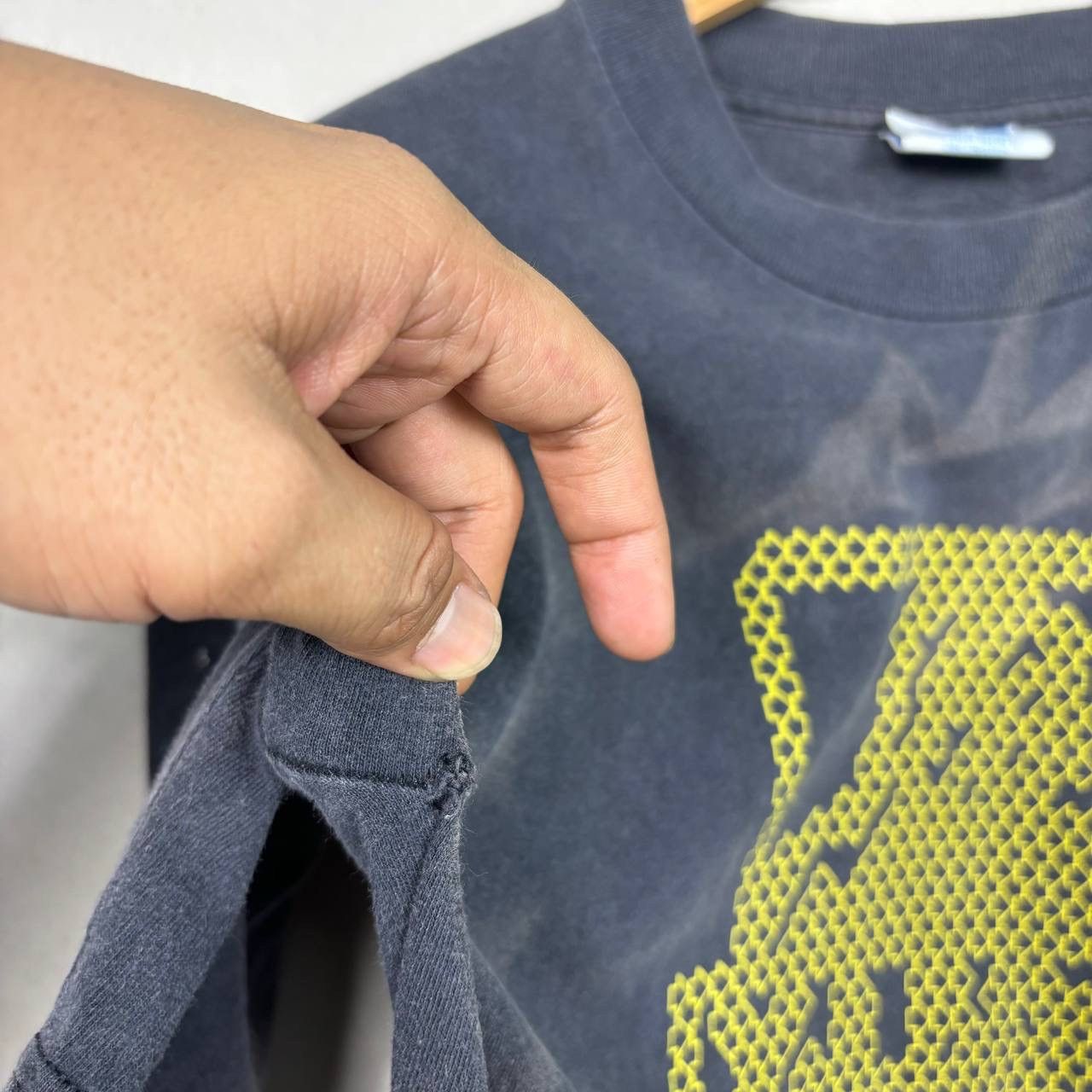 X-LARGE Thrashed 90s X-Large T-Shirt M Sun Faded ERD Made in USA Size US M / EU 48-50 / 2 - 5 Thumbnail