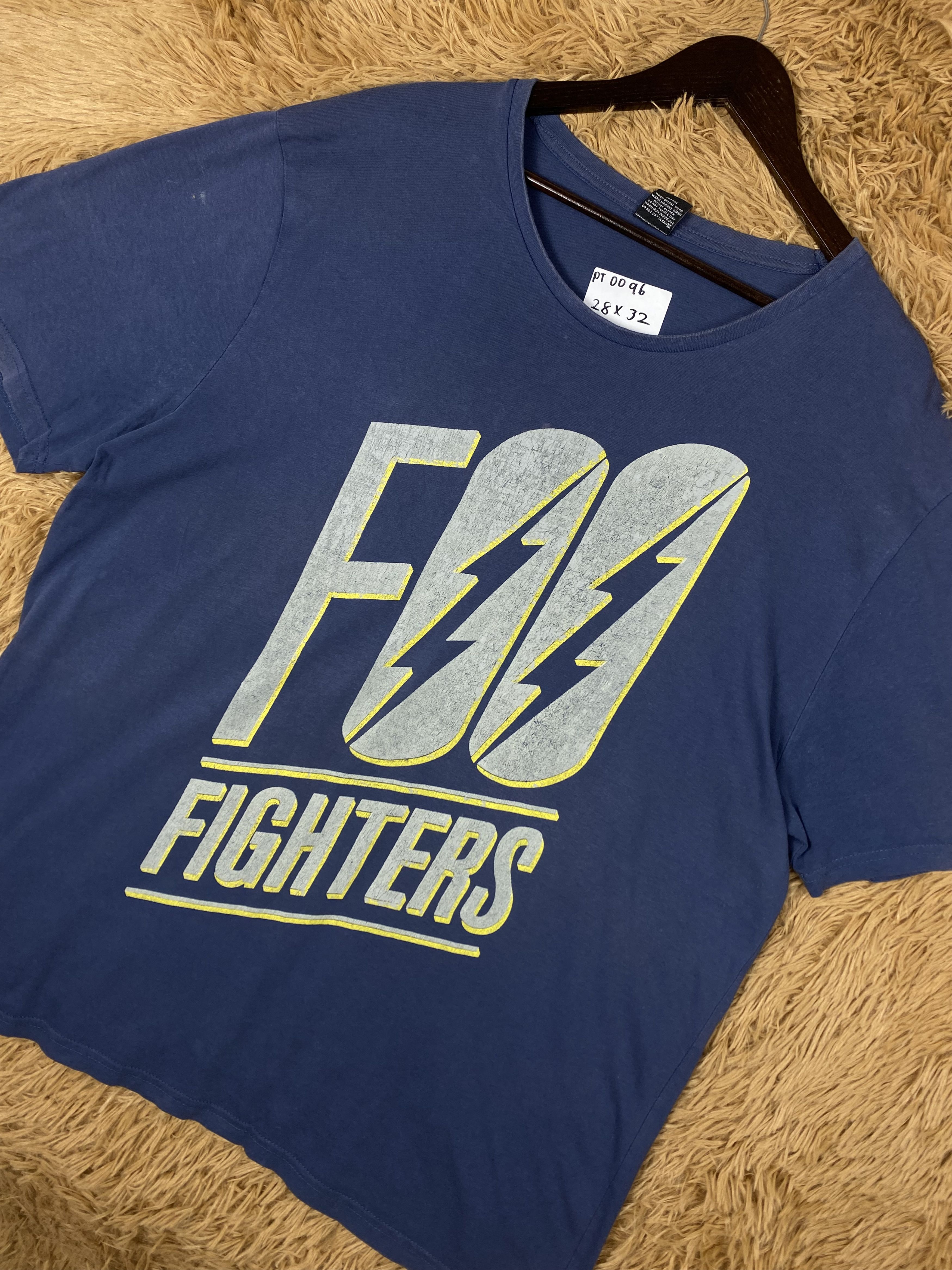 Band Tees Vintage Foo Fighters Shorts Sleeve T-Shirts PT0096 Size US XXL / EU 58 / 5 - 2 Thumbnail
