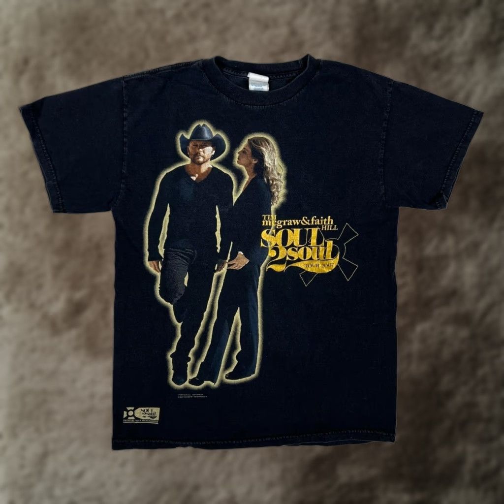 Vintage VINTAGE Tim McGraw Faith Hill Soul 2 Soul Tour T-Shirt Size Medium Black Concert Shirt Mens Size US M / EU 48-50 / 2 - 1 Thumbnail