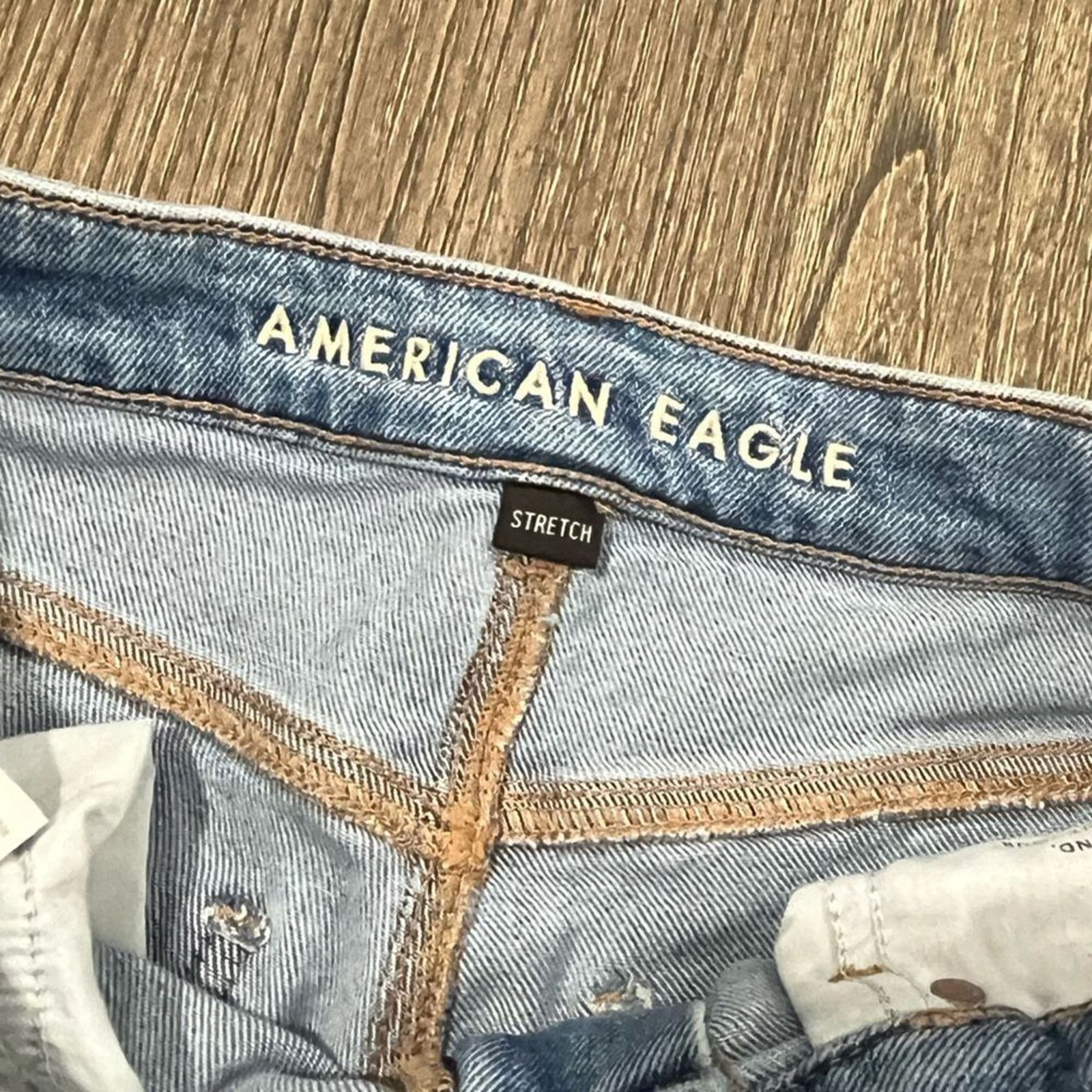 American Eagle Outfitters American Eagle Mom Jeans High Rise Stretch Whiskering Size 30" / US 8 / IT 44 - 8 Thumbnail