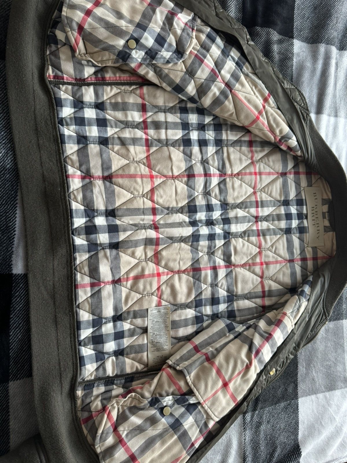 Burberry Burberry Brit Bomber quilted jacket sz xxl Size US XXL / EU 58 / 5 - 3 Thumbnail