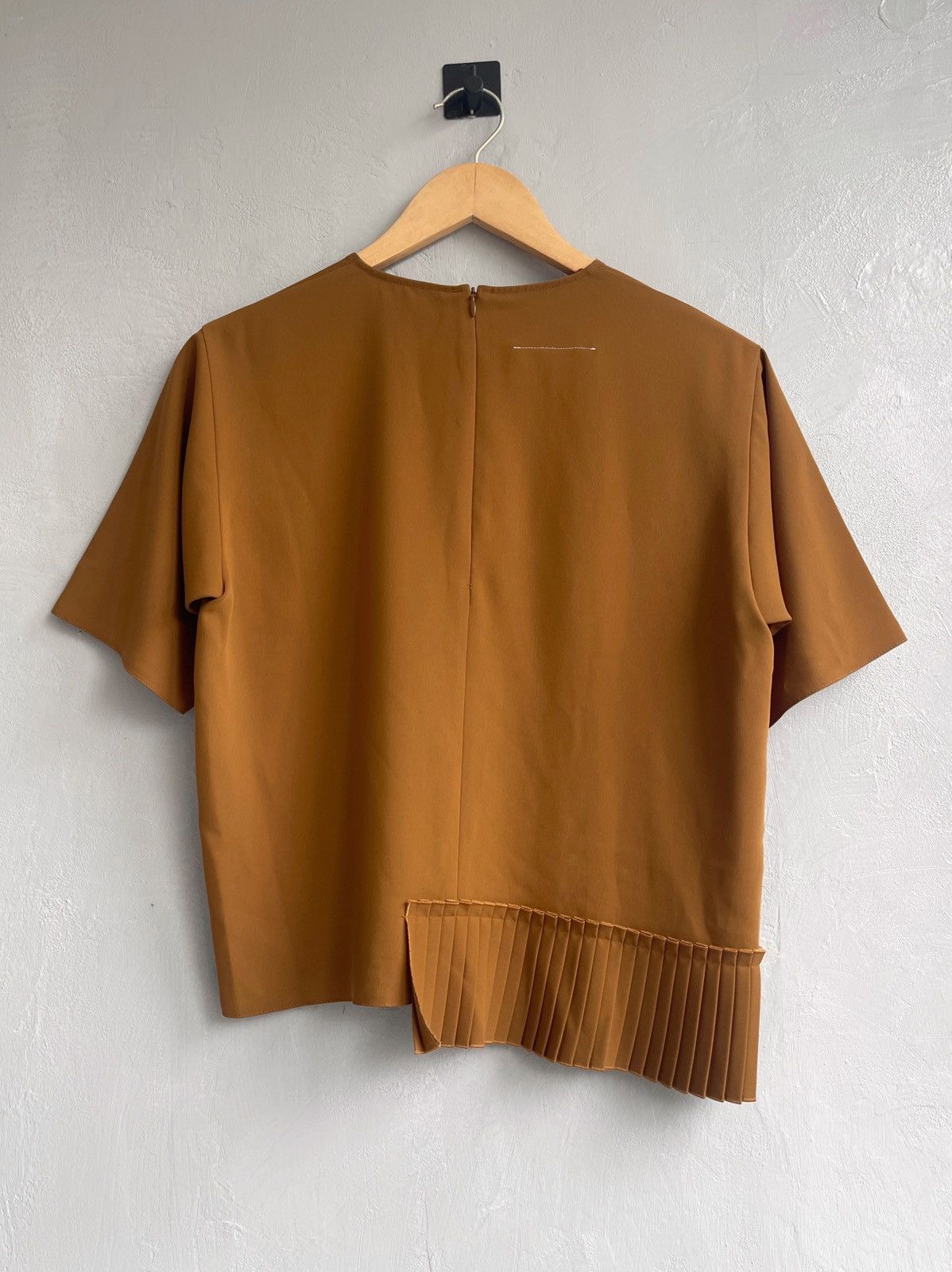 Maison Margiela MM6 Maison Margiela SS16 Asymmetric Pleated Hem Top Size US XS / EU 42 / 0 - 2 Thumbnail