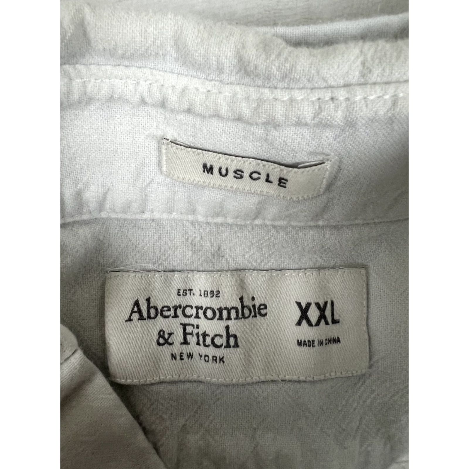 Abercrombie & Fitch Abercrombie & Fitch Shirt Mens 2XL Light Gray Solid Long Sleeve Button Up Muscle Shirt Size US XXL / EU 58 / 5 - 3 Thumbnail