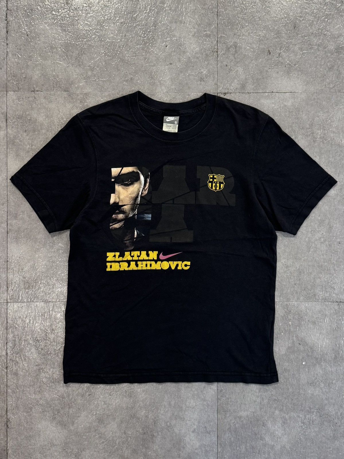Nike Vintage Zlatan Ibrahimovic Barcelona 00's Nike T-shirt Size US S / EU 44-46 / 1 - 1 Thumbnail