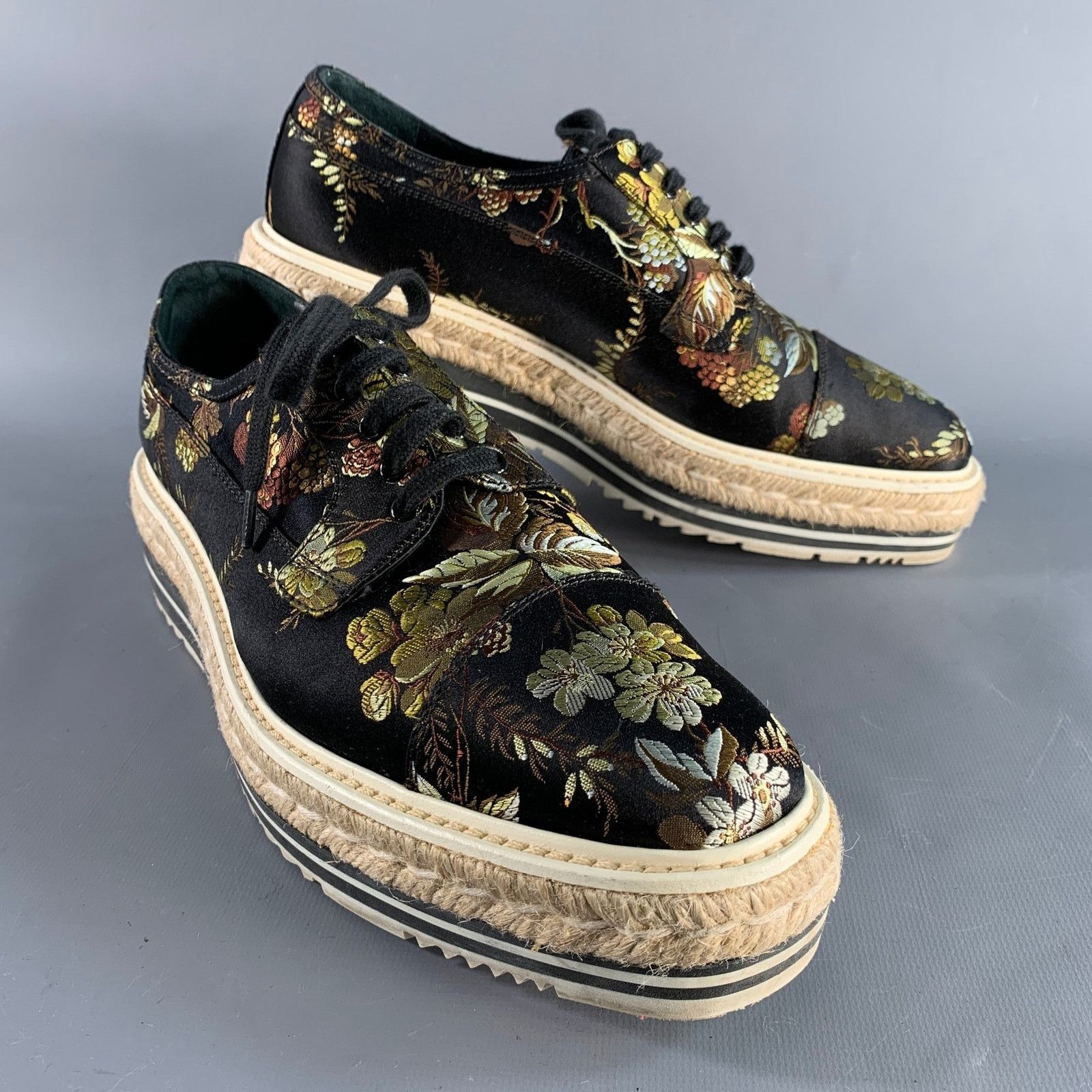 Size 11 Black Multi-Color Jacquard Floral Platform Laces