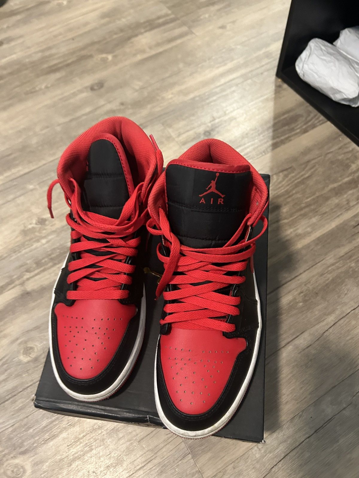 Jordan Brand Air Jordan 1 mid Size US 8 / EU 41 - 3 Thumbnail