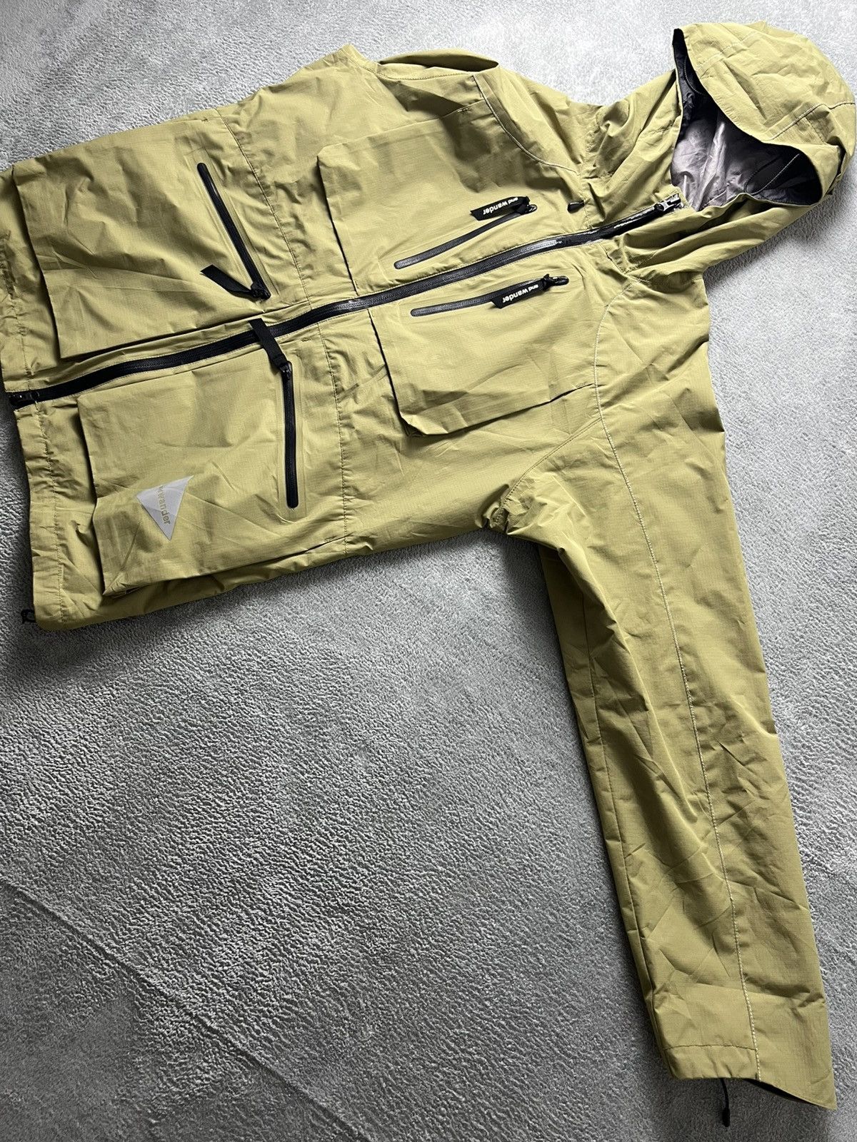 And Wander And Wander - AW/19 Event Dropping Pocket Rain Jacket Size US L / EU 52-54 / 3 - 5 Thumbnail