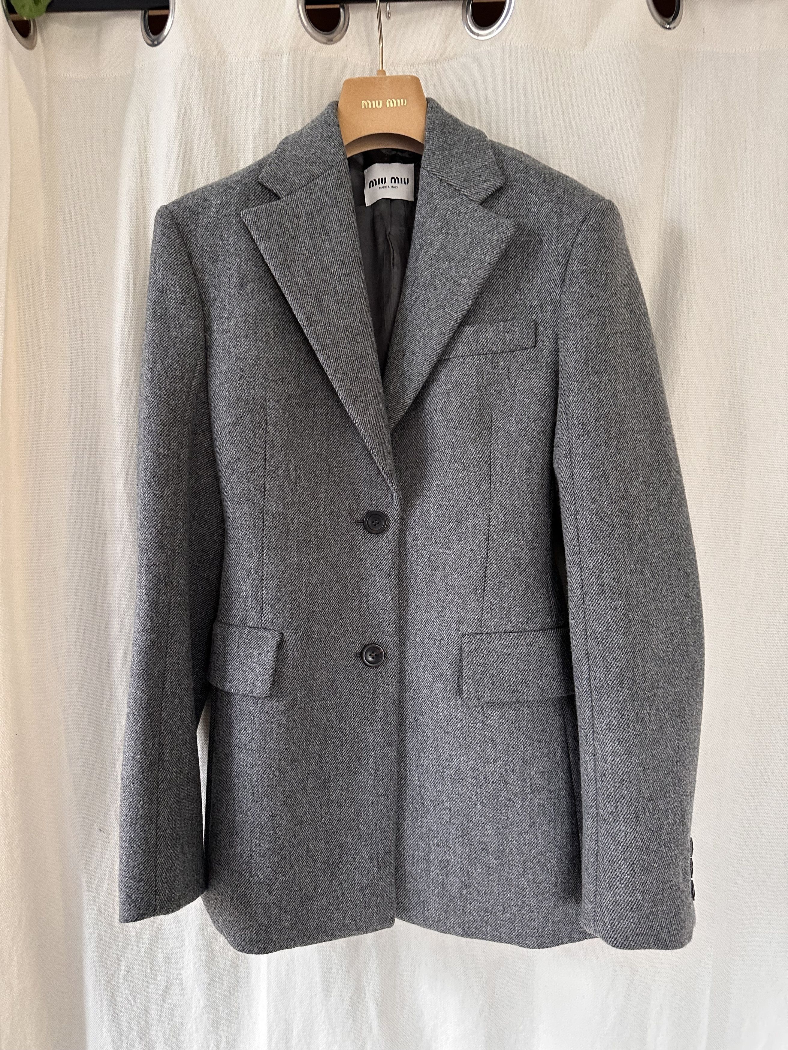 Miu Miu Miu Miu wool embossed logo blazer Size XS / US 0-2 / IT 36-38 - 2 Thumbnail