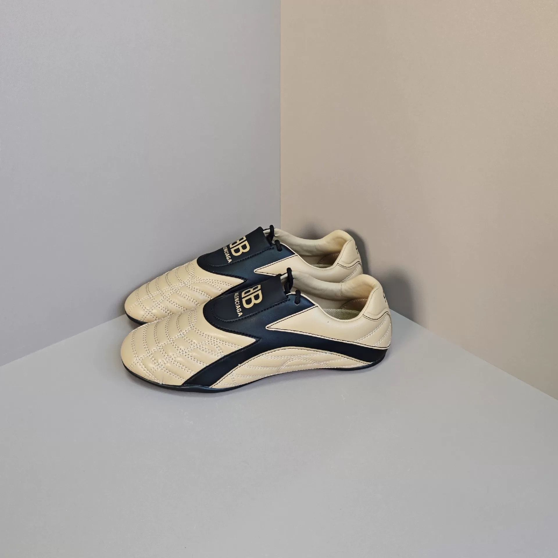 Balenciaga Balenciaga Lowtop Sneakers us_6 Women Size US 6 / IT 36 - 1 Thumbnail