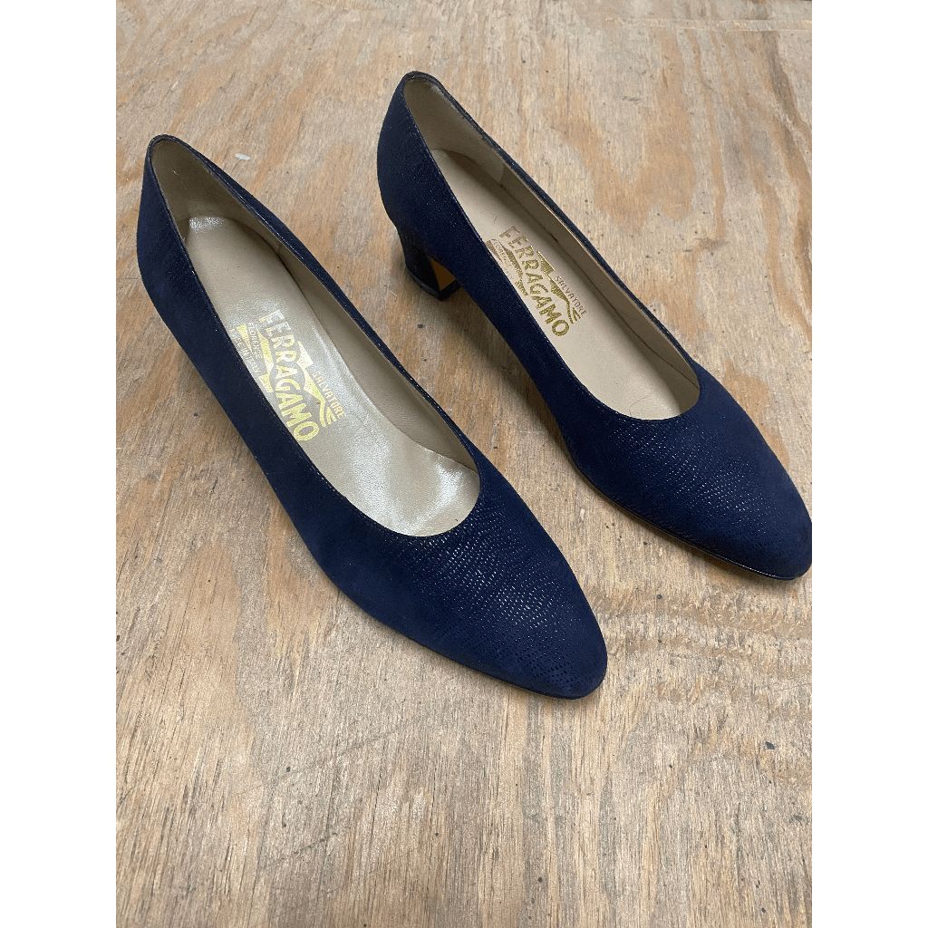 Salvatore Ferragamo Salvatore Ferragamo Vintage Navy Blue Pumps, Block Heels, Size 8.5 Size US 8.5 / IT 38.5 - 2 Thumbnail