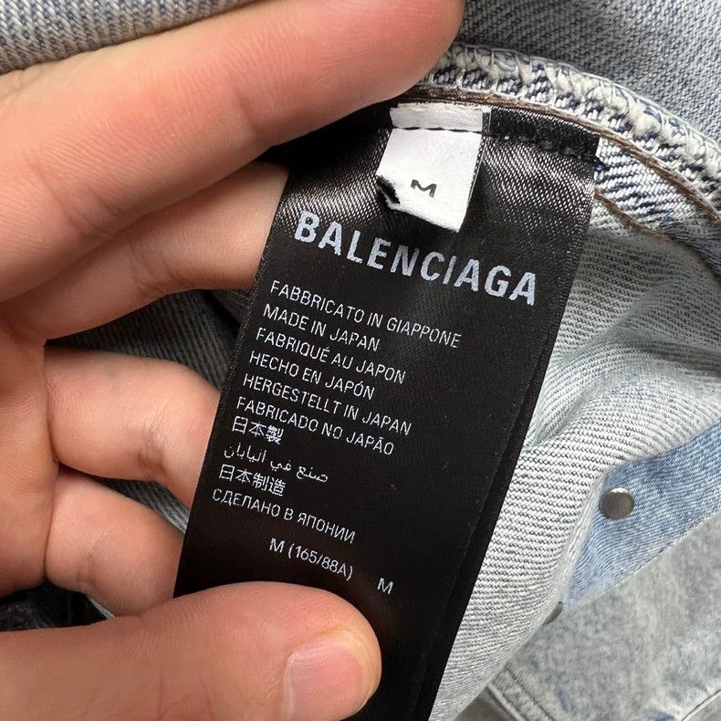 Balenciaga Balenciaga Embroidered letters on the arm side of unicorn Size US S / EU 44-46 / 1 - 5 Thumbnail