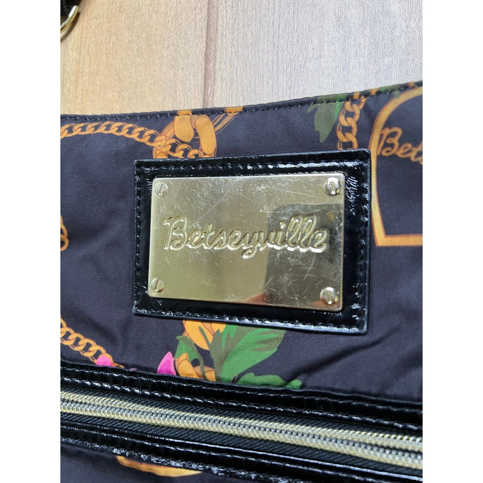 Betsey Johnson Betseyville Betsey Johnson Crossbody Bag Floral Heart Y2K Size ONE SIZE - 3 Thumbnail