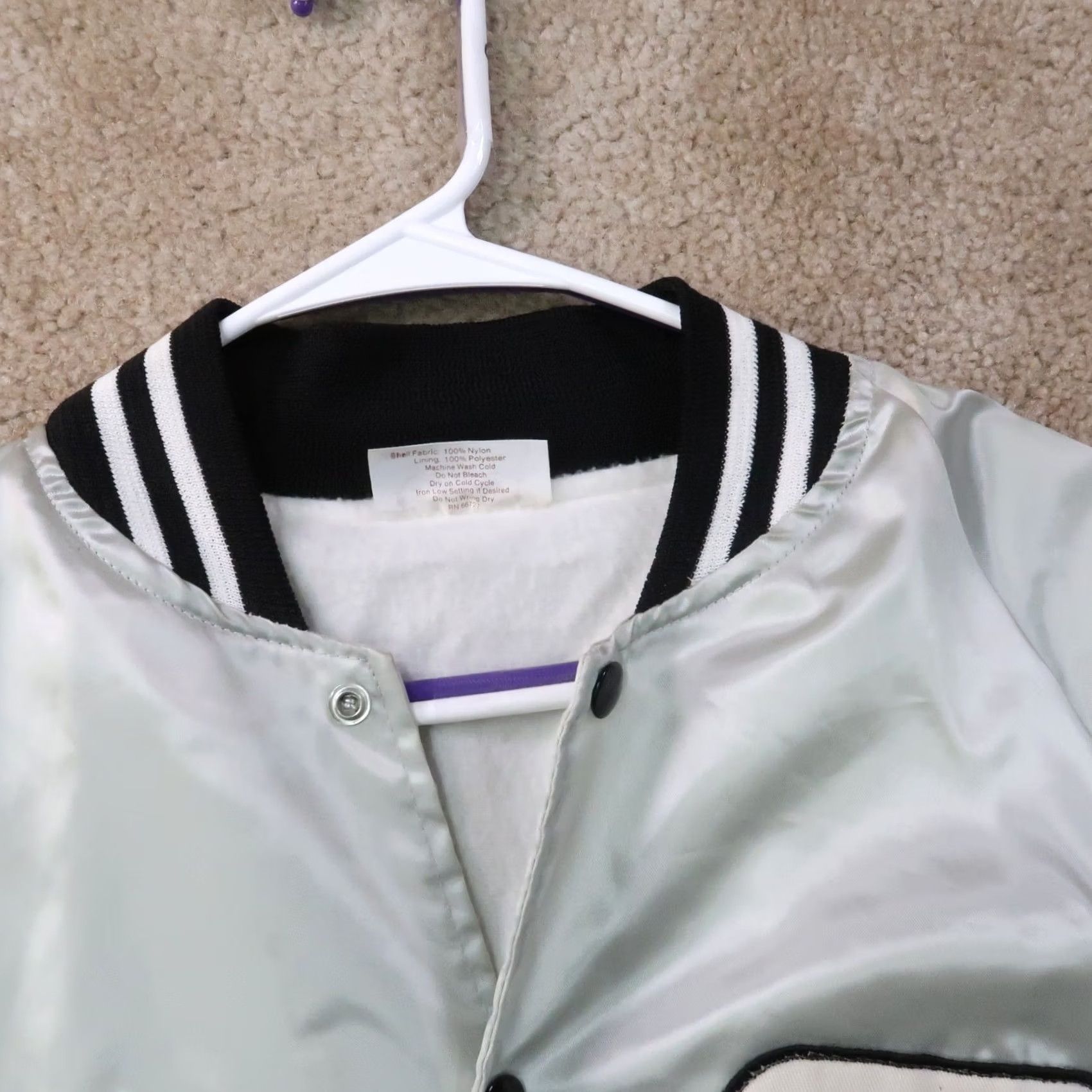 Vintage VINTAGE Auburn Satin Bomber Jacket Women L Silver Logo Zip Snap Full Zip Short Coat Size L / US 10 / IT 46 - 5 Thumbnail