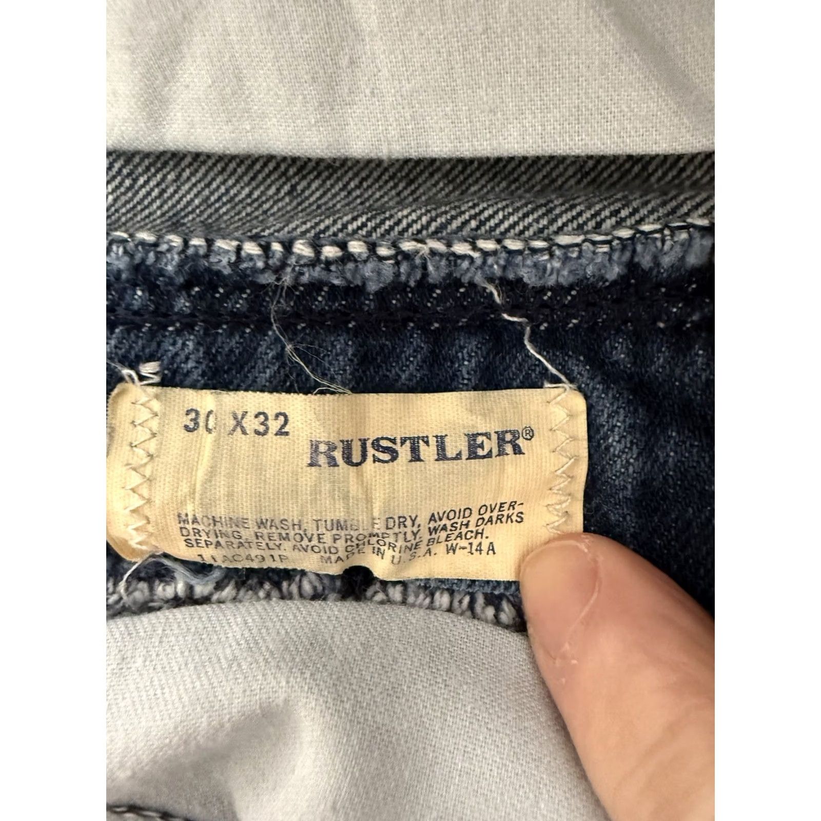 Denime VINTAGE Rustler Mens Blue Straight Leg Denim Jeans 30 x 32 80s Western Shirt Category: Jeans Shirt? Size US 30 / EU 46 - 3 Thumbnail