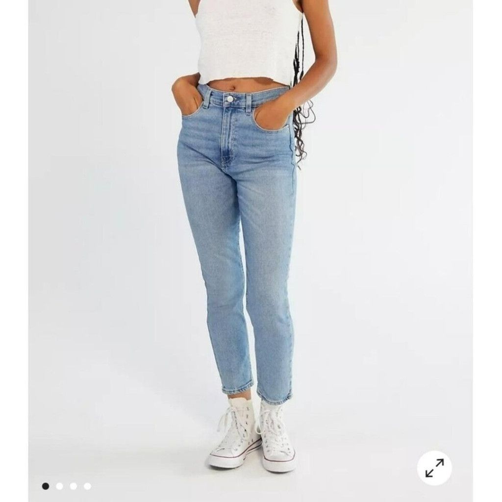 Bdg BDG High-Waisted Cropped Girlfriend Jean Light Wash Size 28 Size 28" / US 6 / IT 42 - 1 Thumbnail