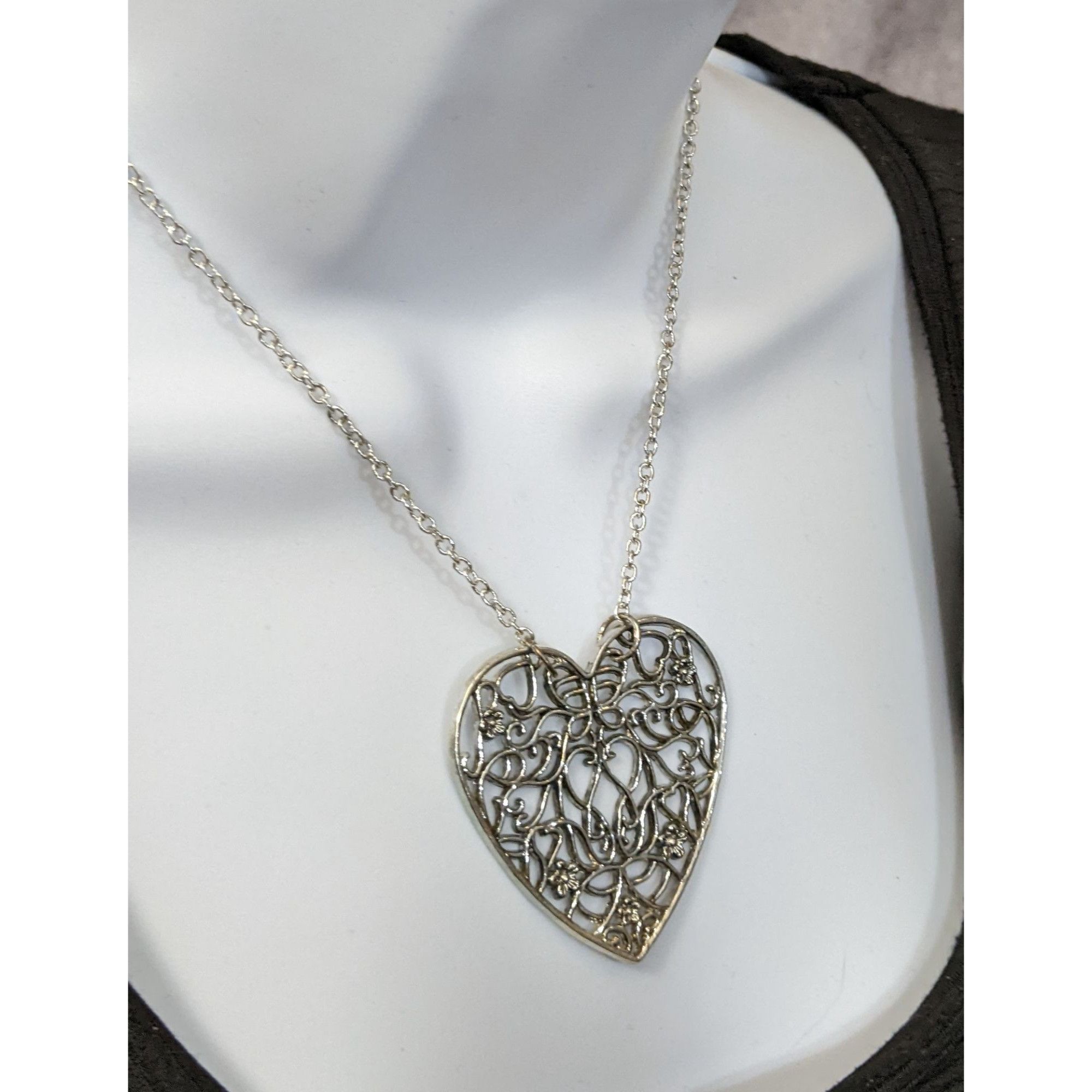 Other Silver Floral Filigree Heart Pendant Necklace Size ONE SIZE - 4 Thumbnail