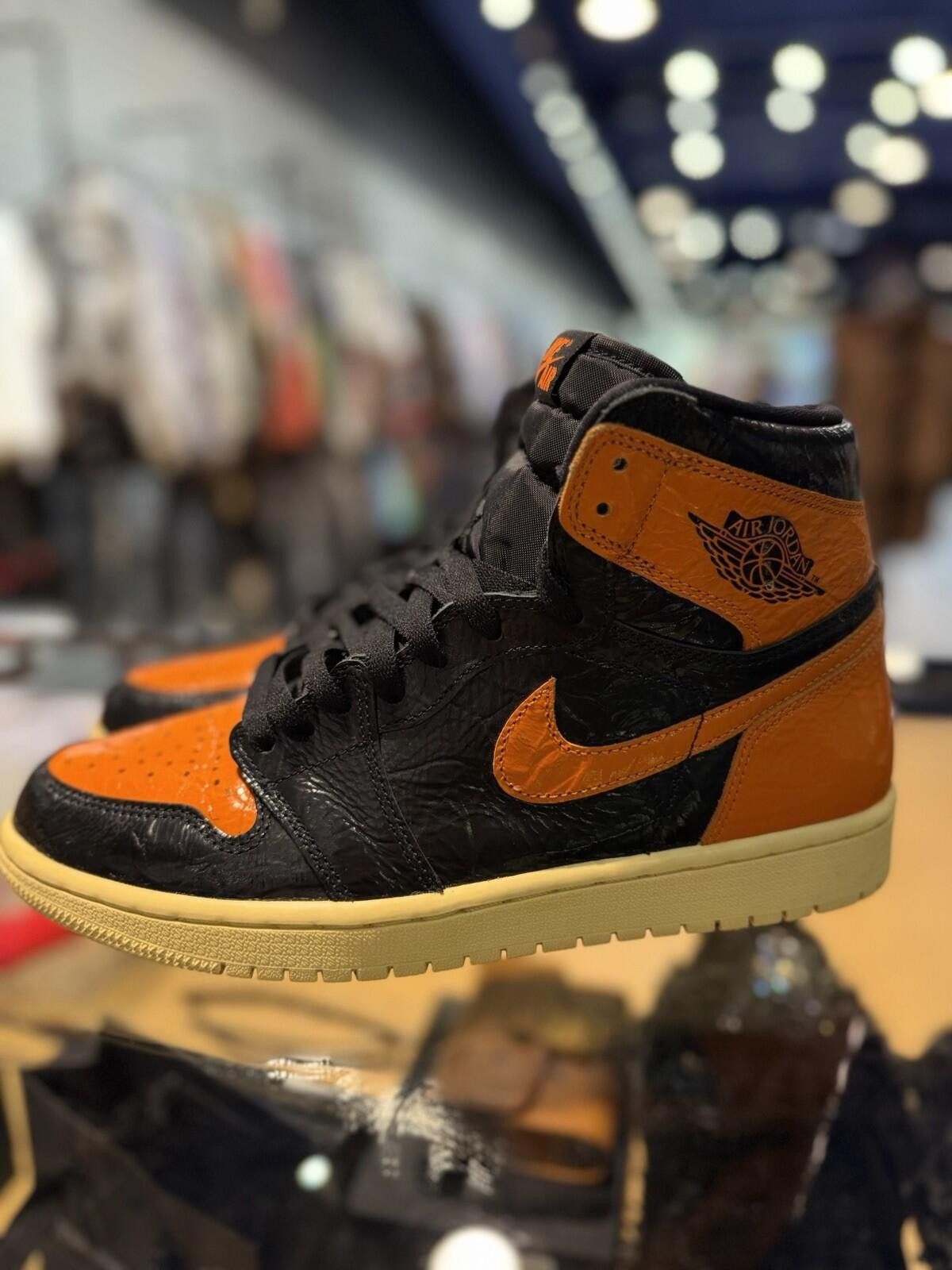 Jordan Brand Jordan Air Jordan 1 Shattered Backboard 3.0 2019 Size (9) Size US 9 / EU 42 - 4 Thumbnail