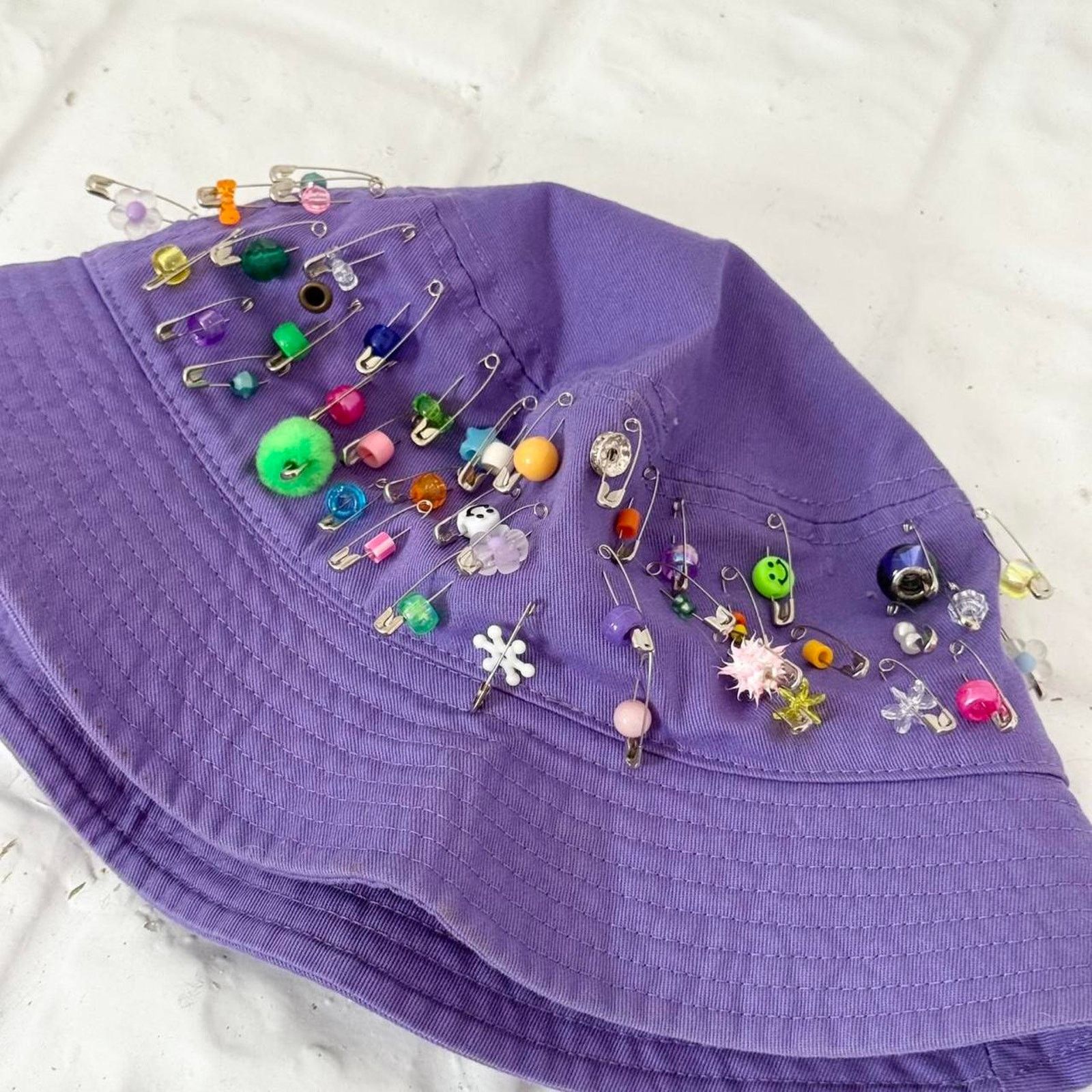 Other ✿ y2k beaded safety pin bucket hat ⋆✿ Size ONE SIZE - 5 Thumbnail