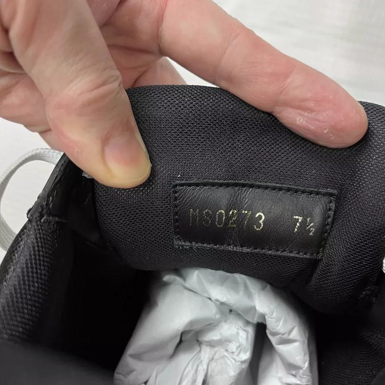Louis Vuitton louis vuitton black leather sneakers-2507 Size US 7.5 / EU 40-41 - 8 Thumbnail