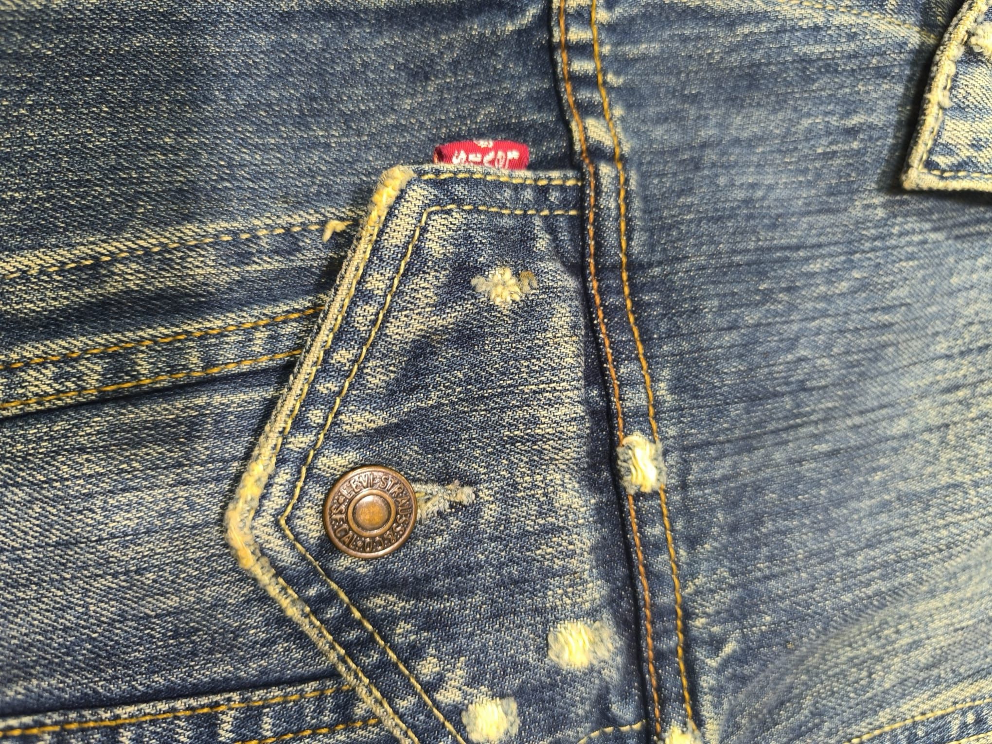 Levi's Vintage Clothing vintage distressed levis denim trucker jacket Size US L / EU 52-54 / 3 - 9 Thumbnail