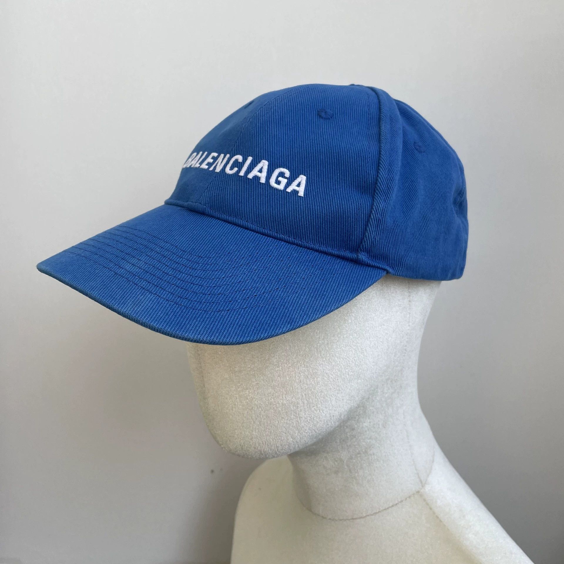 Balenciaga Balenciaga Spray logo cap L 59cm | Grailed