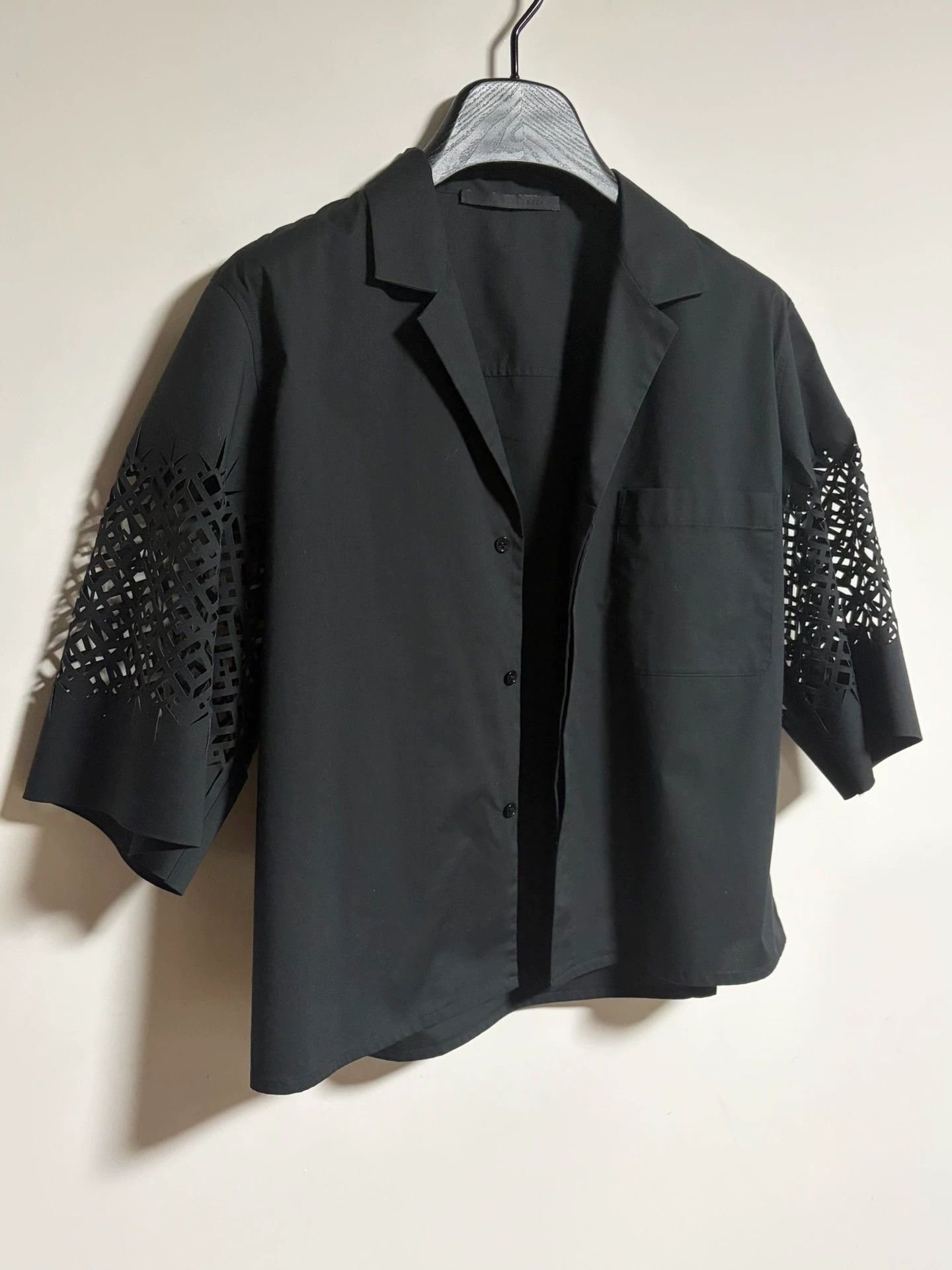 Haider Ackermann Haider Ackermann Cropped Laser Cut Shirt Size XS / US 0-2 / IT 36-38 - 1 Thumbnail